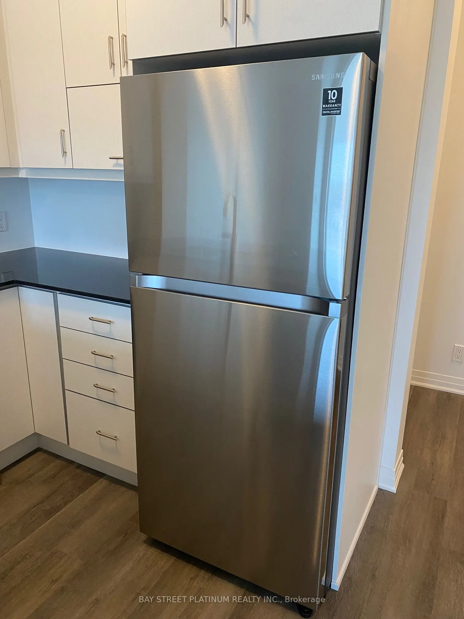 102 Grovewood Common, #221
