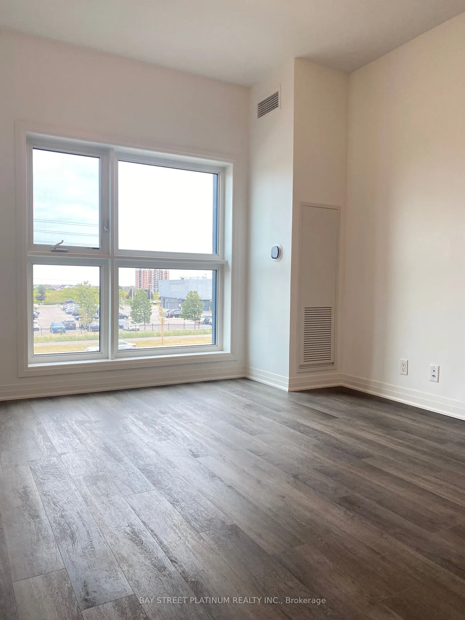 102 Grovewood Common, #221