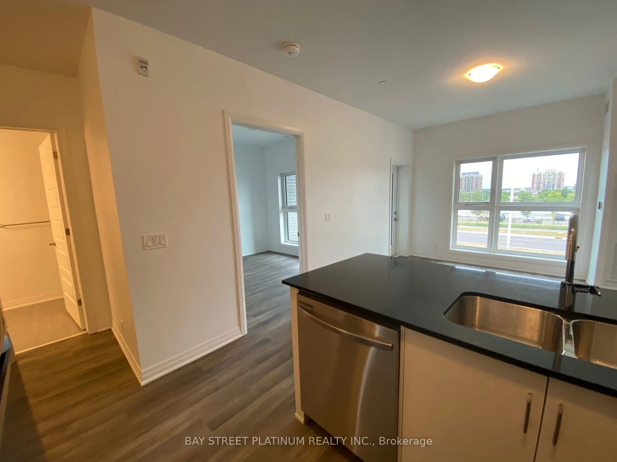102 Grovewood Common, #221