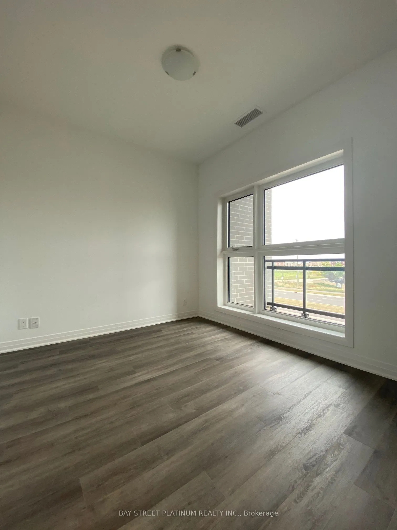 102 Grovewood Common, #221