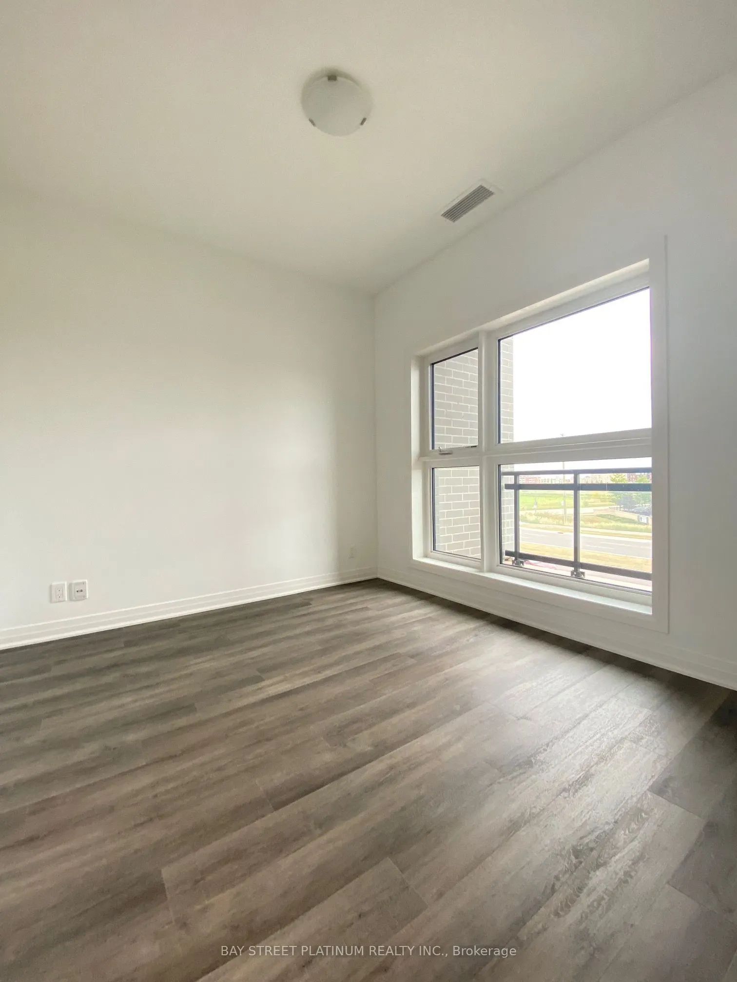102 Grovewood Common, #221