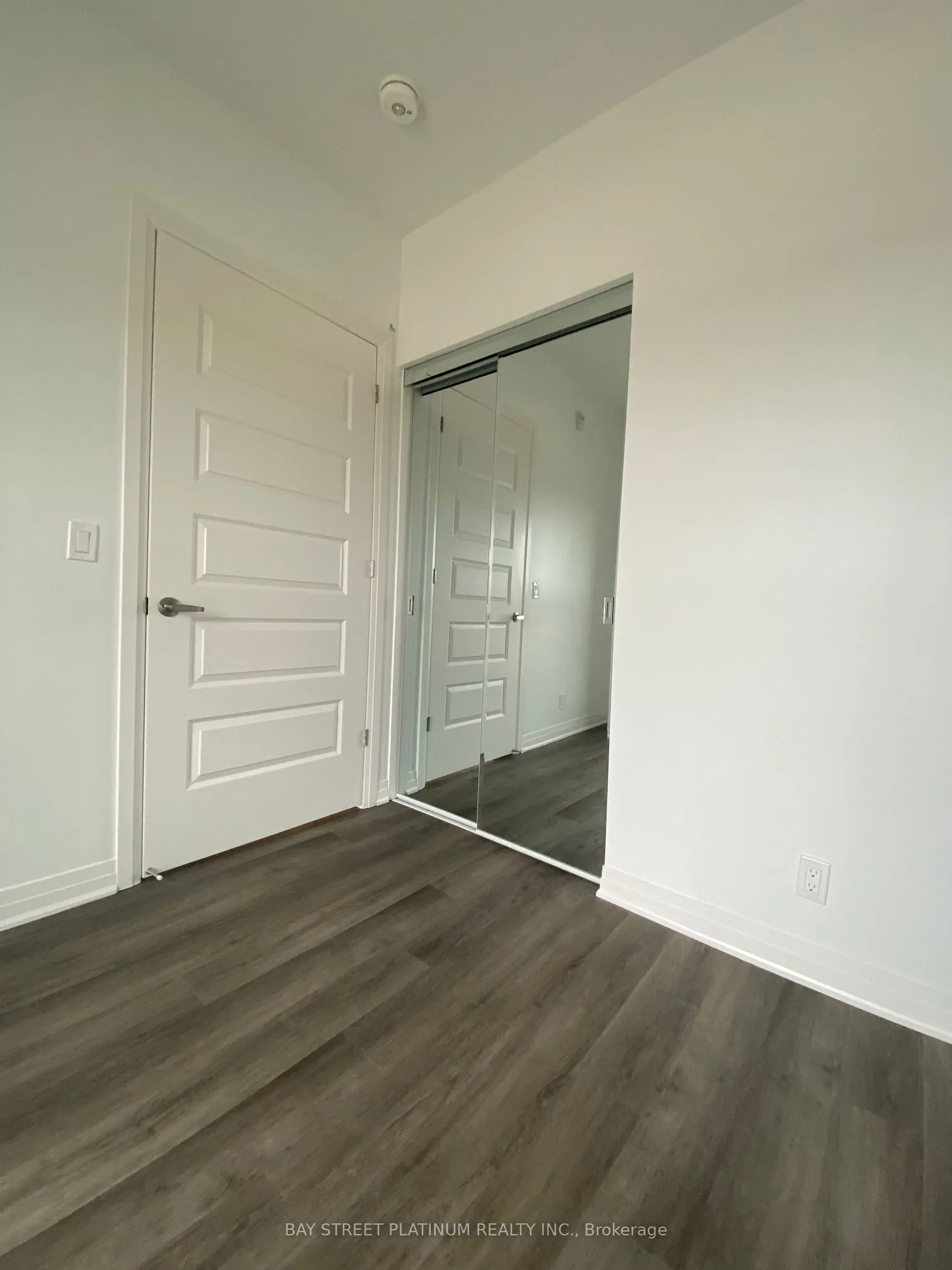 102 Grovewood Common, #221
