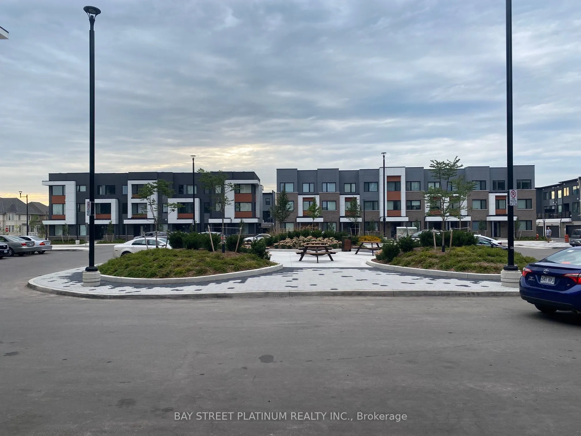102 Grovewood Common, #221