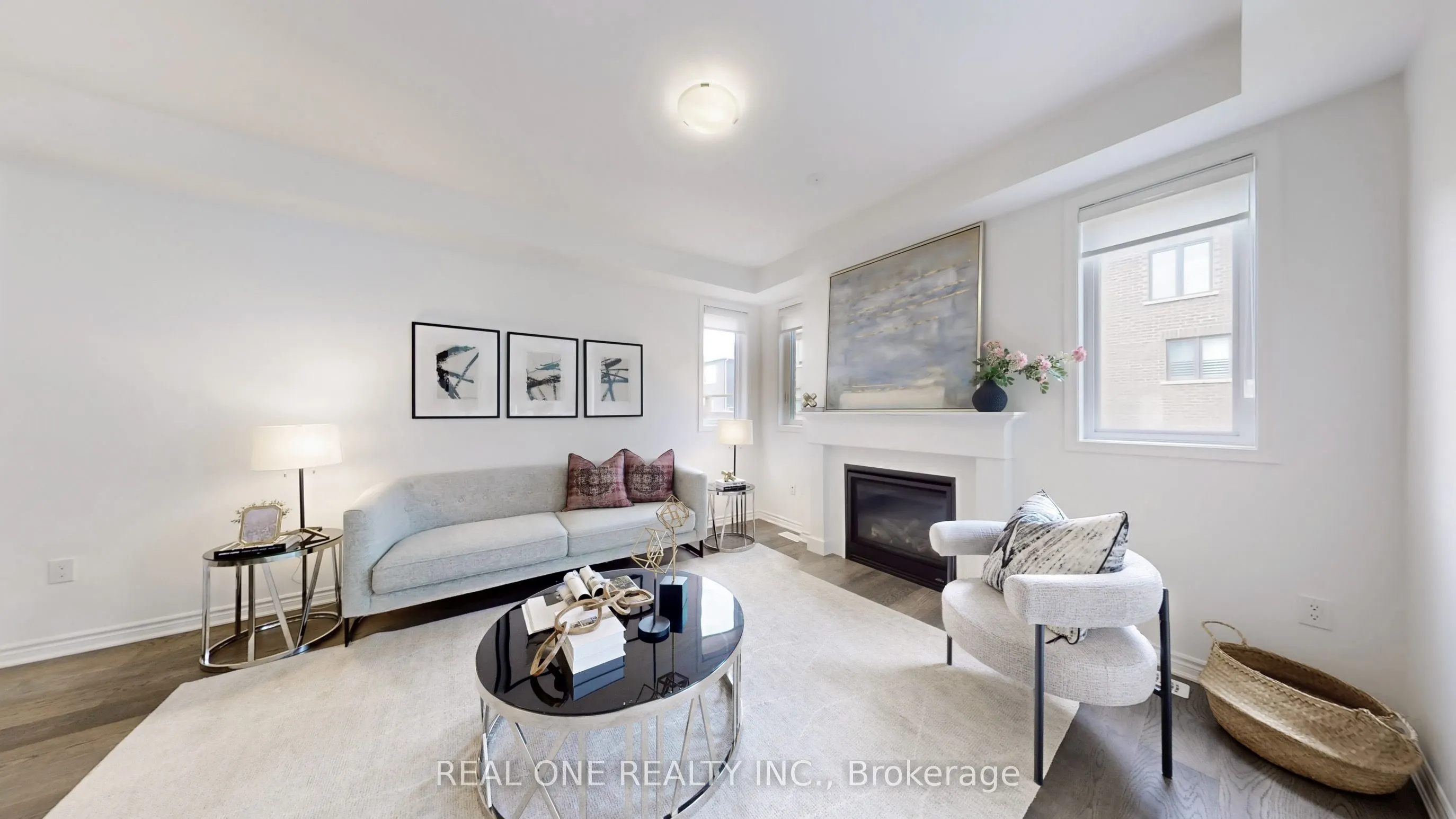 561 KENNEDY Circle W