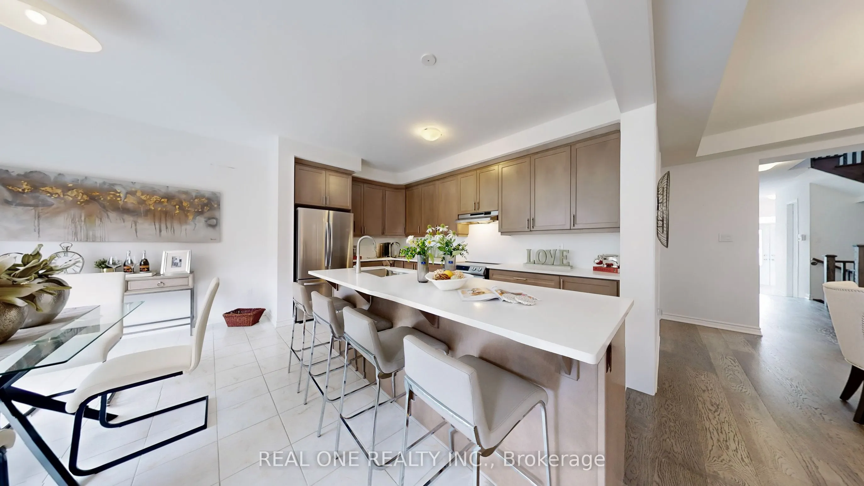 561 KENNEDY Circle W