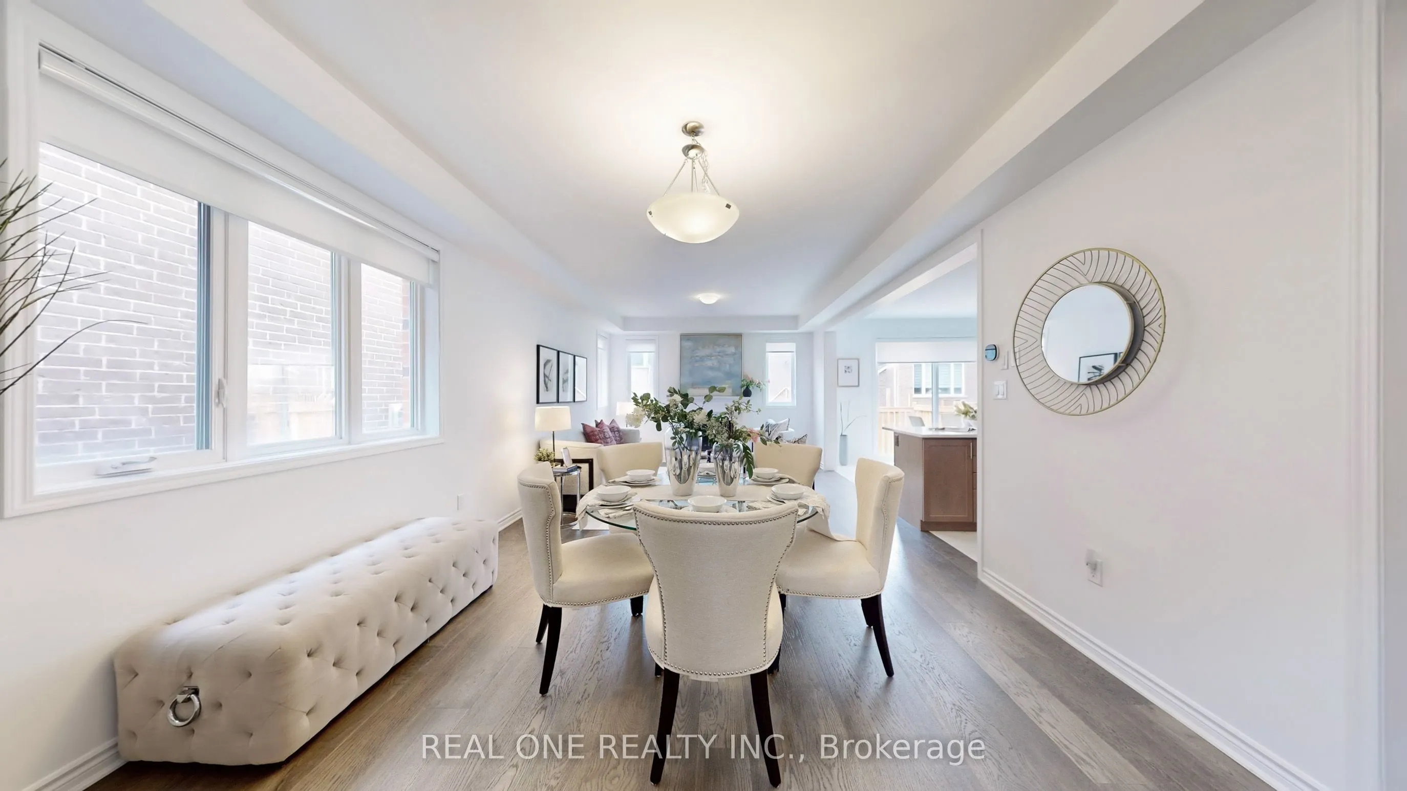561 KENNEDY Circle W