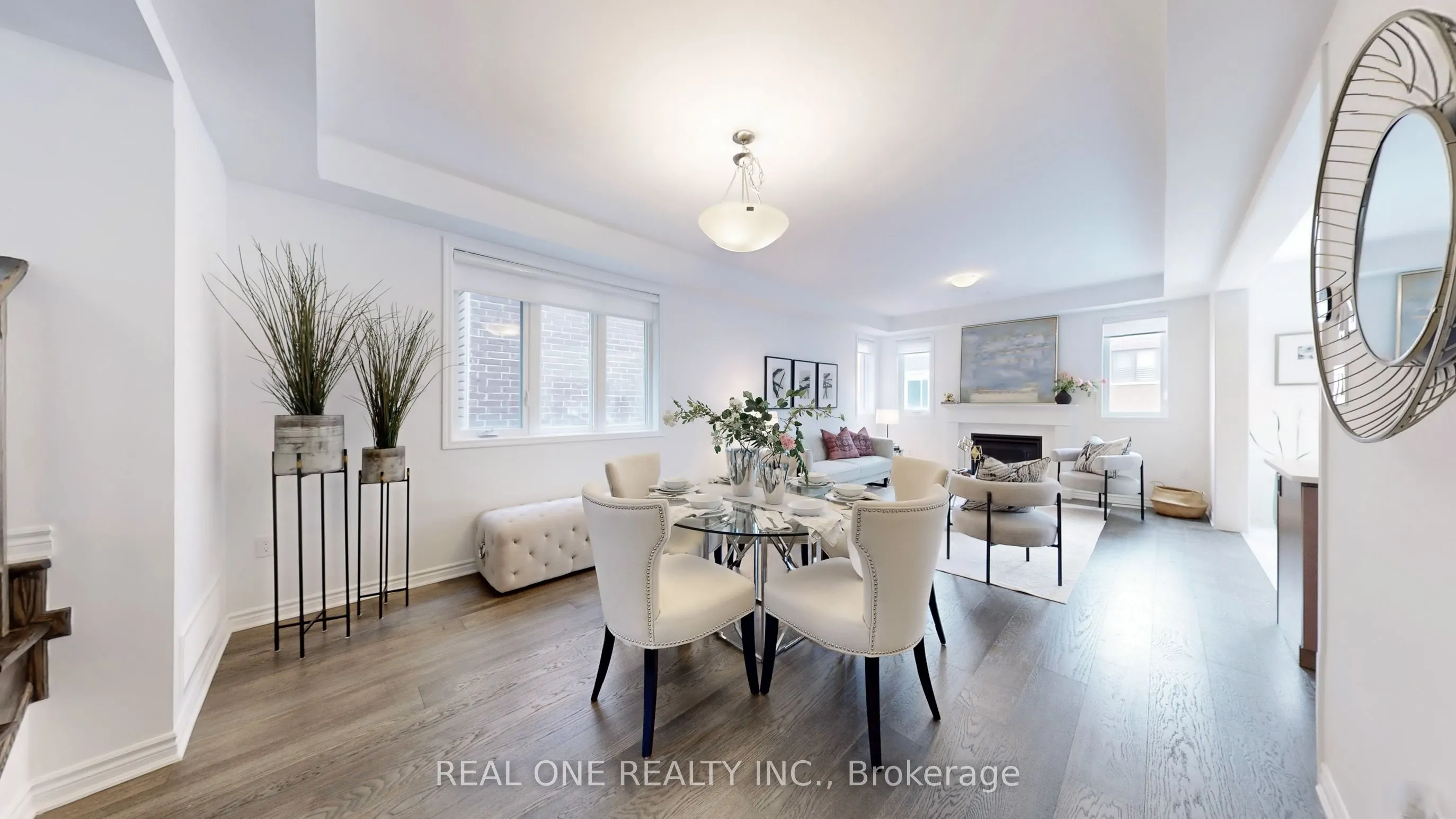 561 KENNEDY Circle W
