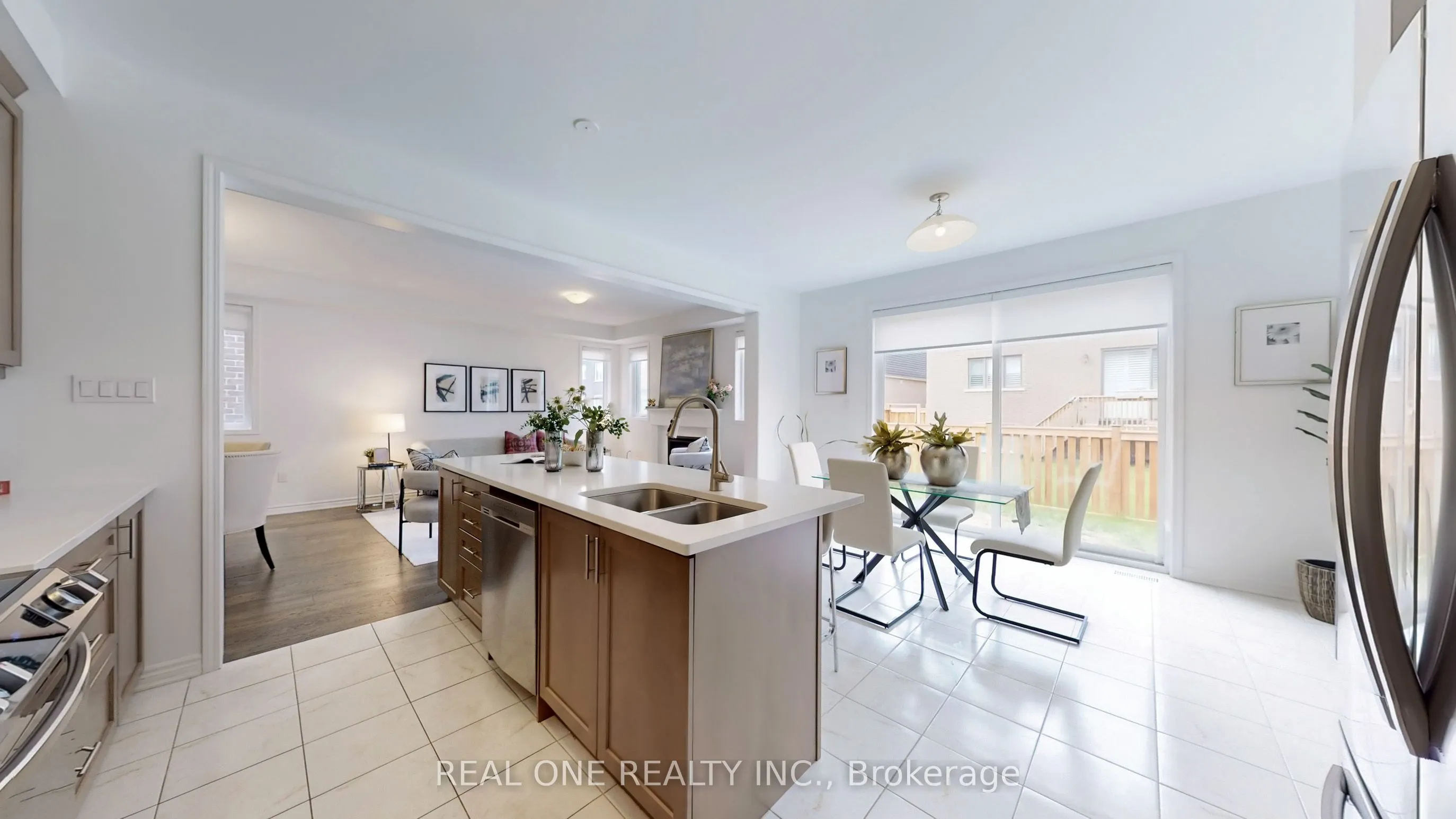 561 KENNEDY Circle W