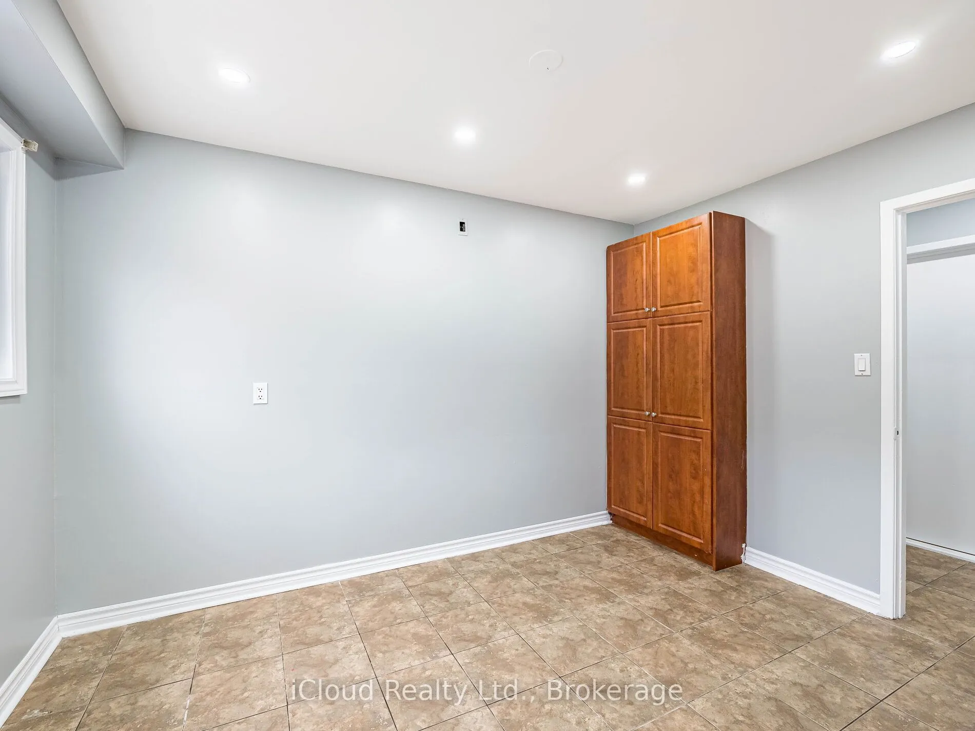 7458 Catalpa Road