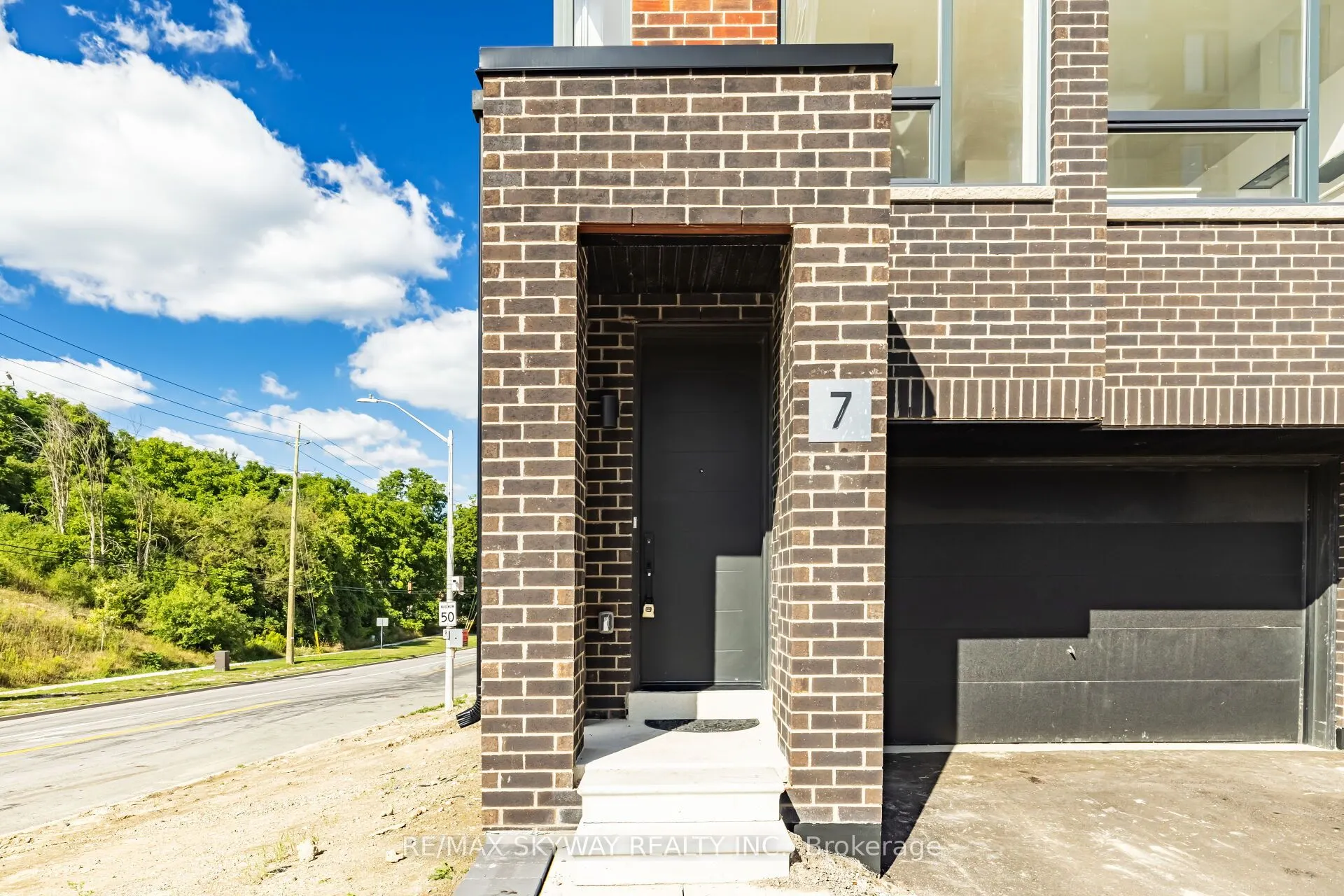7 Taylor Court