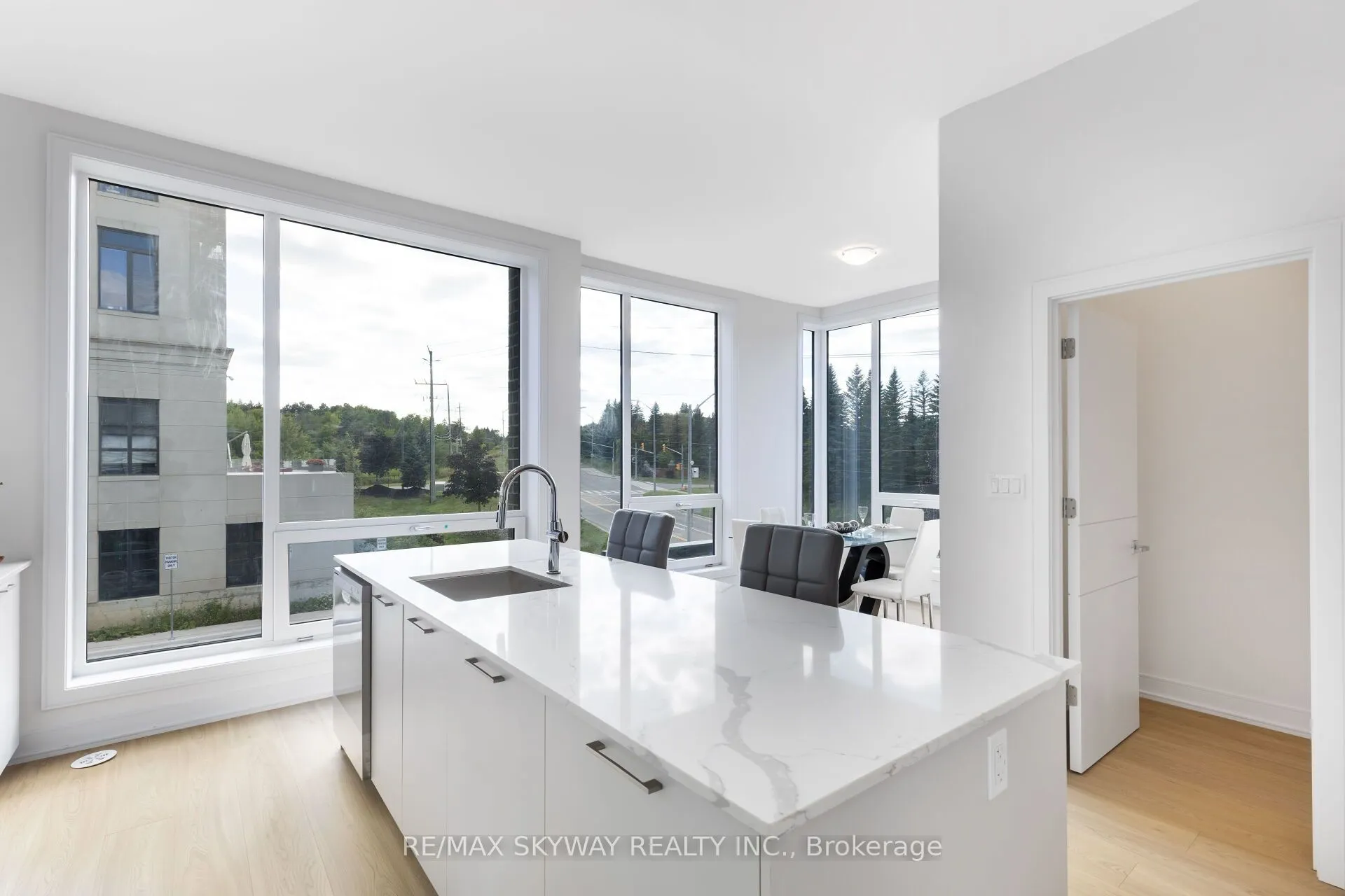 7 Taylor Court