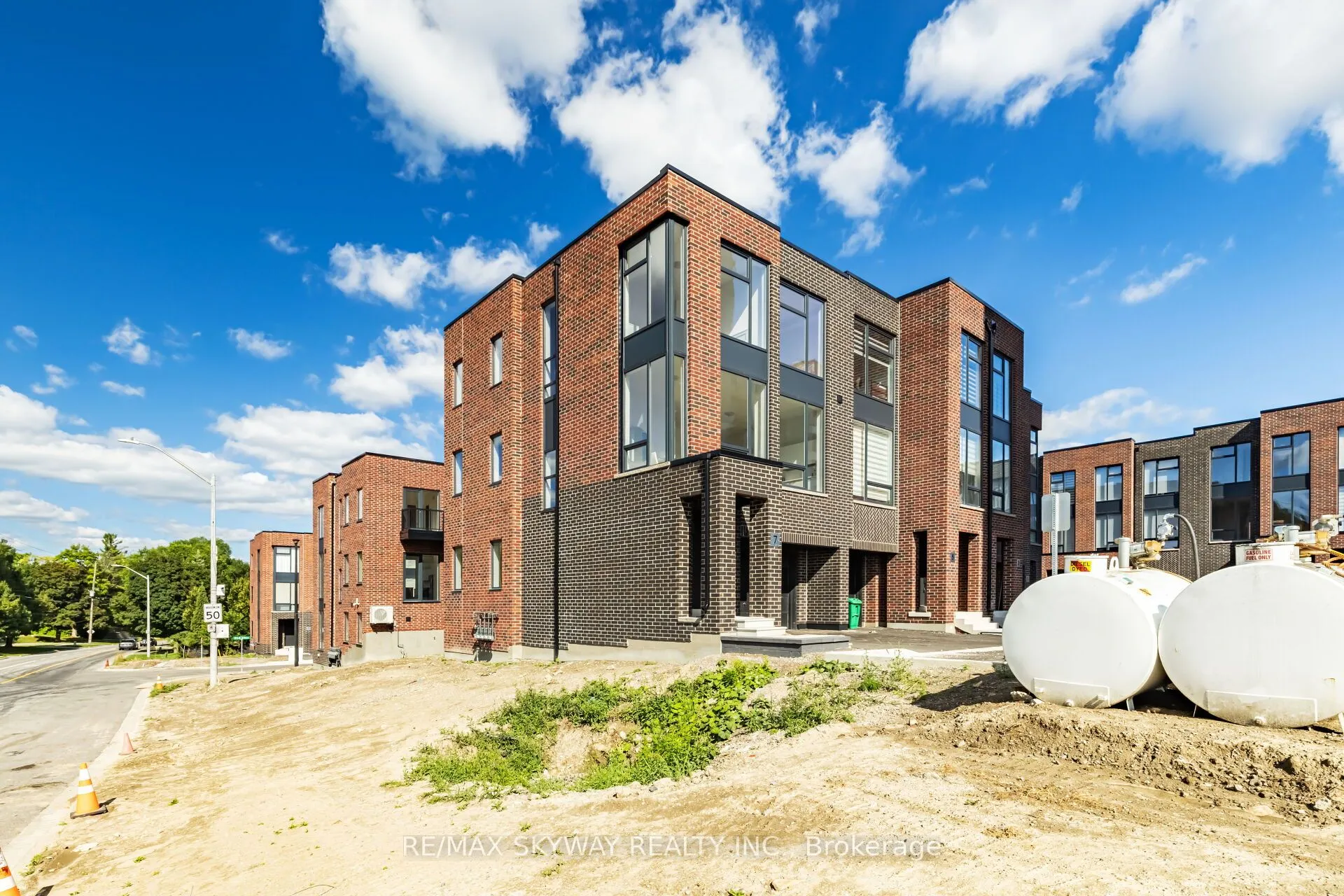 7 Taylor Court
