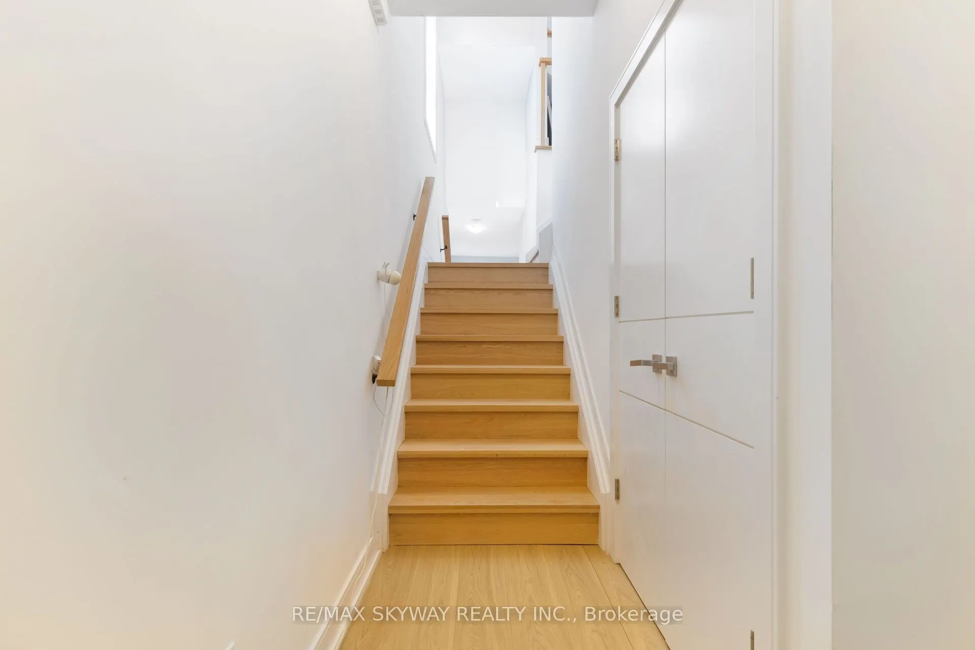 7 Taylor Court