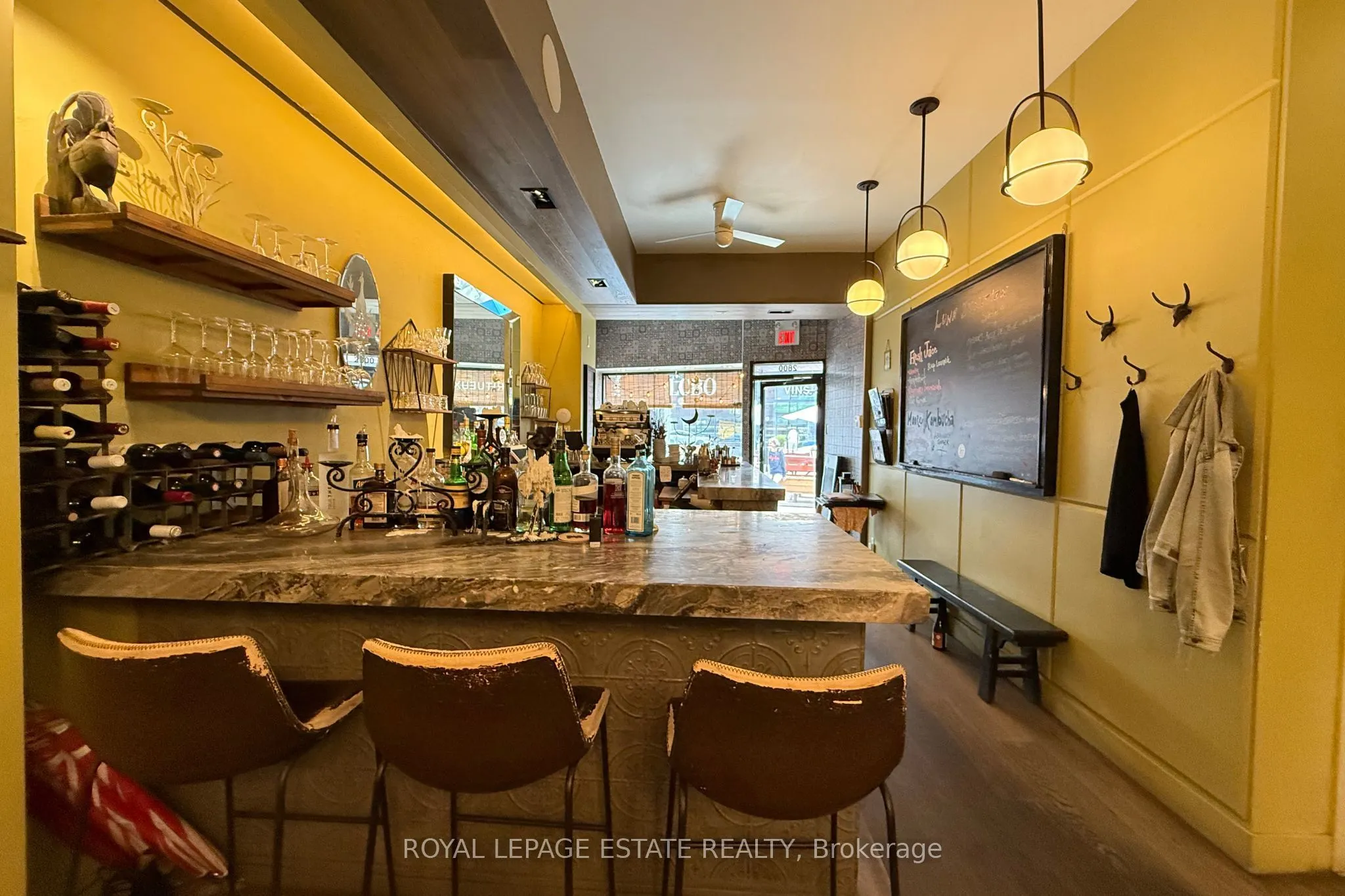 2800 Dundas Street W