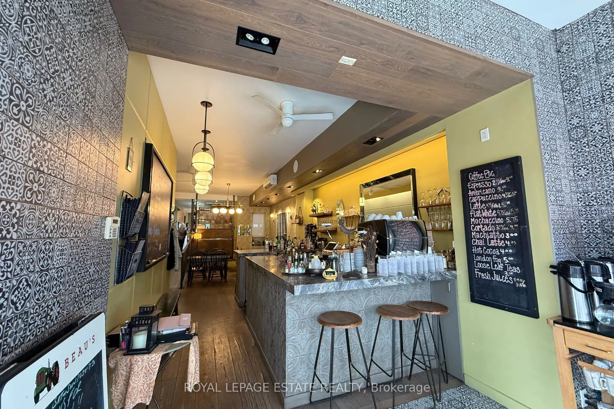 2800 Dundas Street W