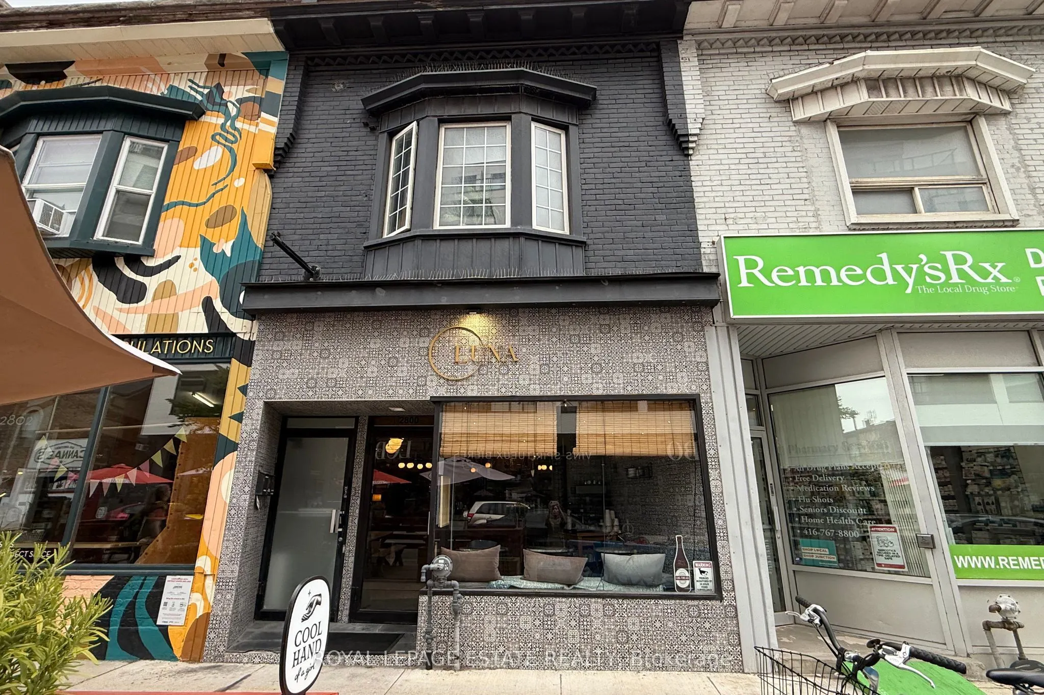 2800 Dundas Street W