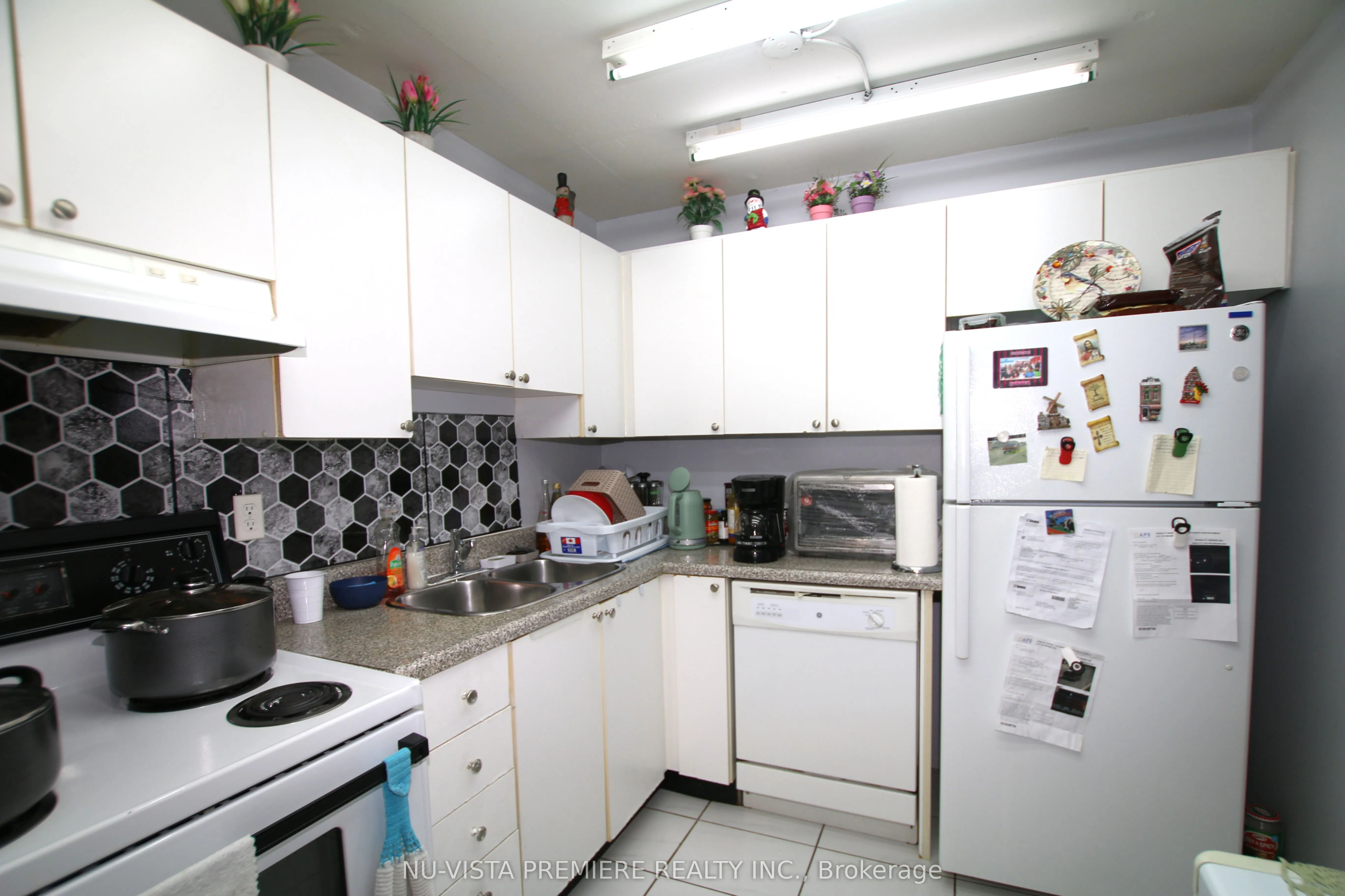 115 Hillcrest Avenue, #1406