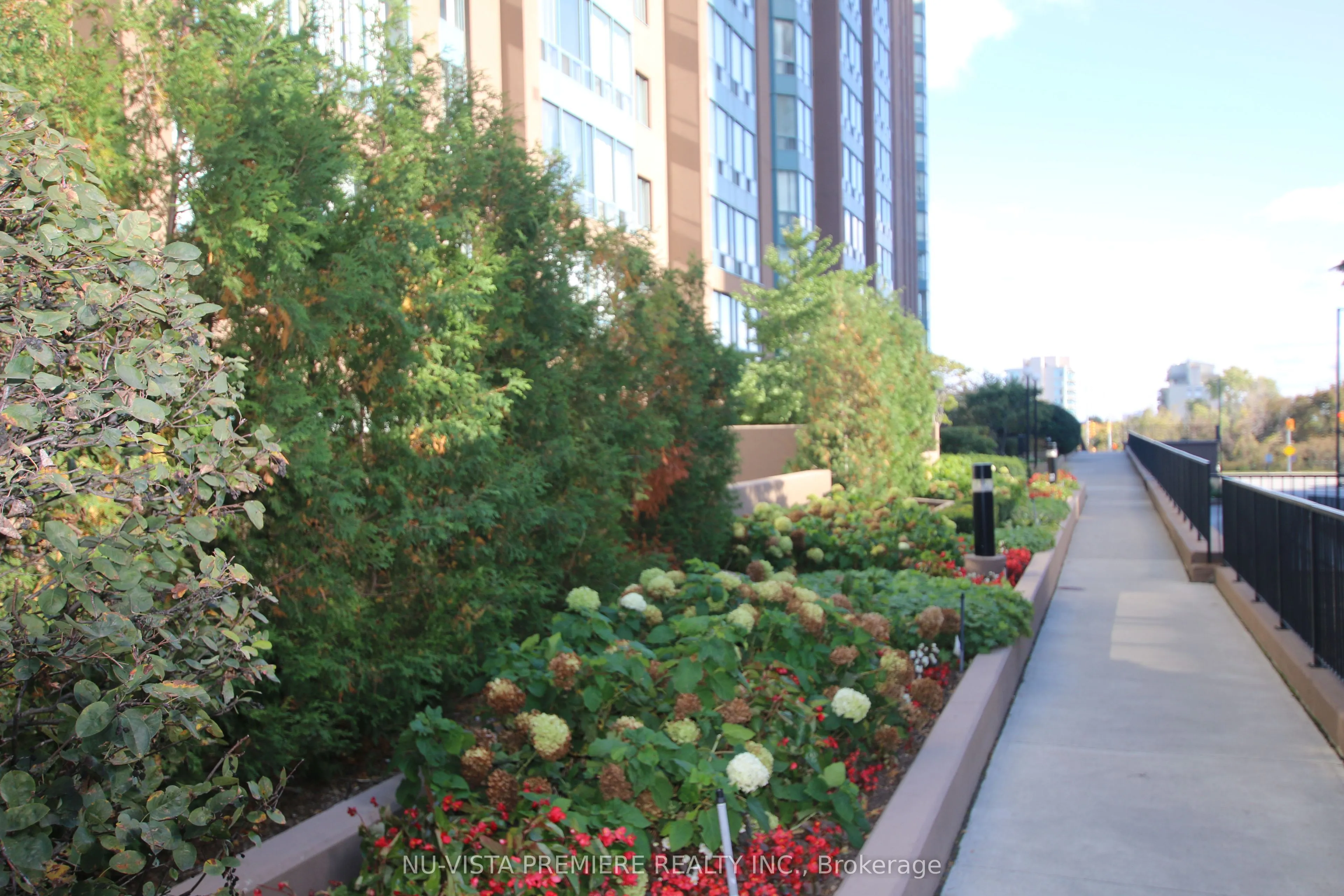 115 Hillcrest Avenue, #1406
