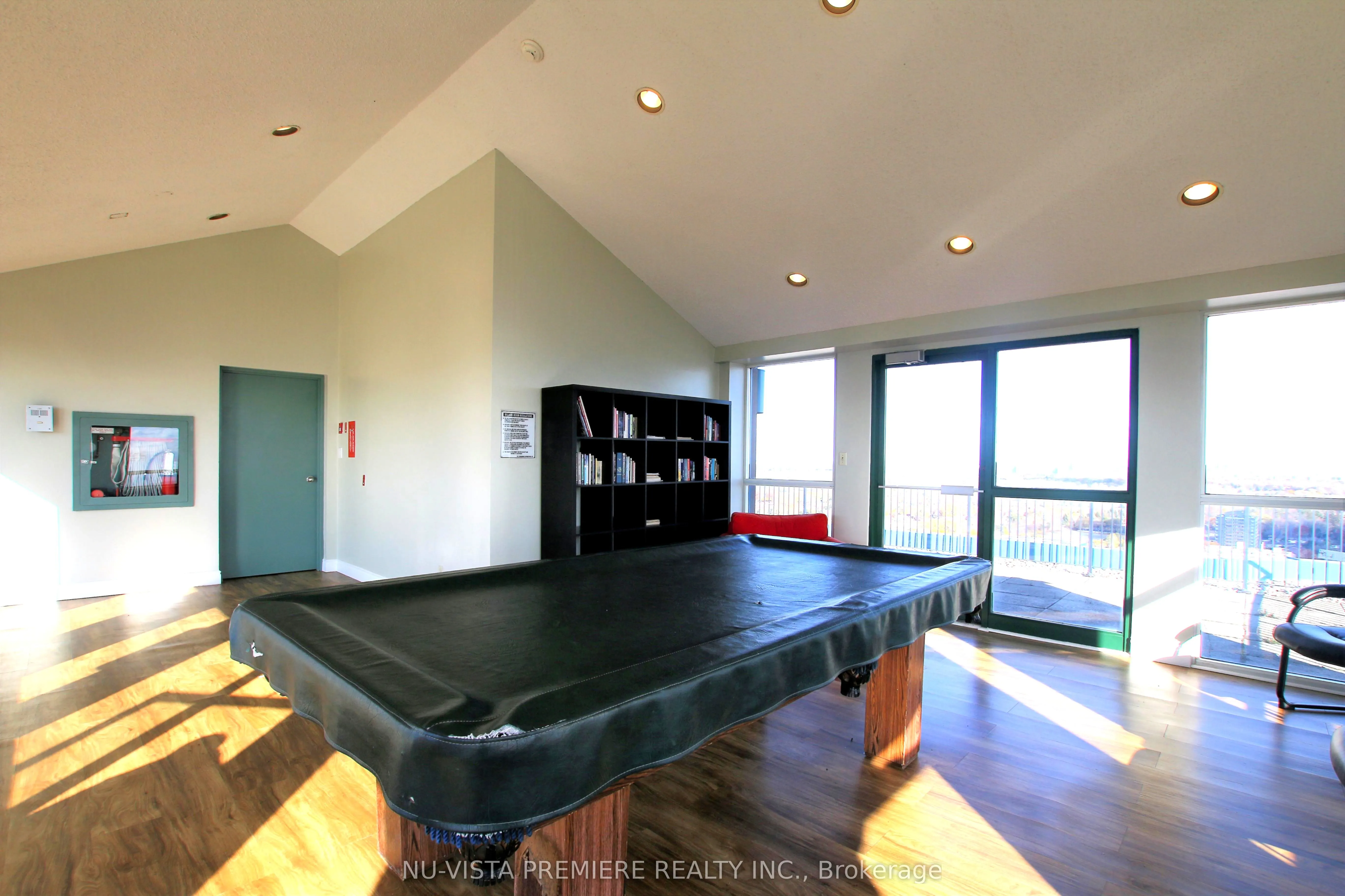 115 Hillcrest Avenue, #1406