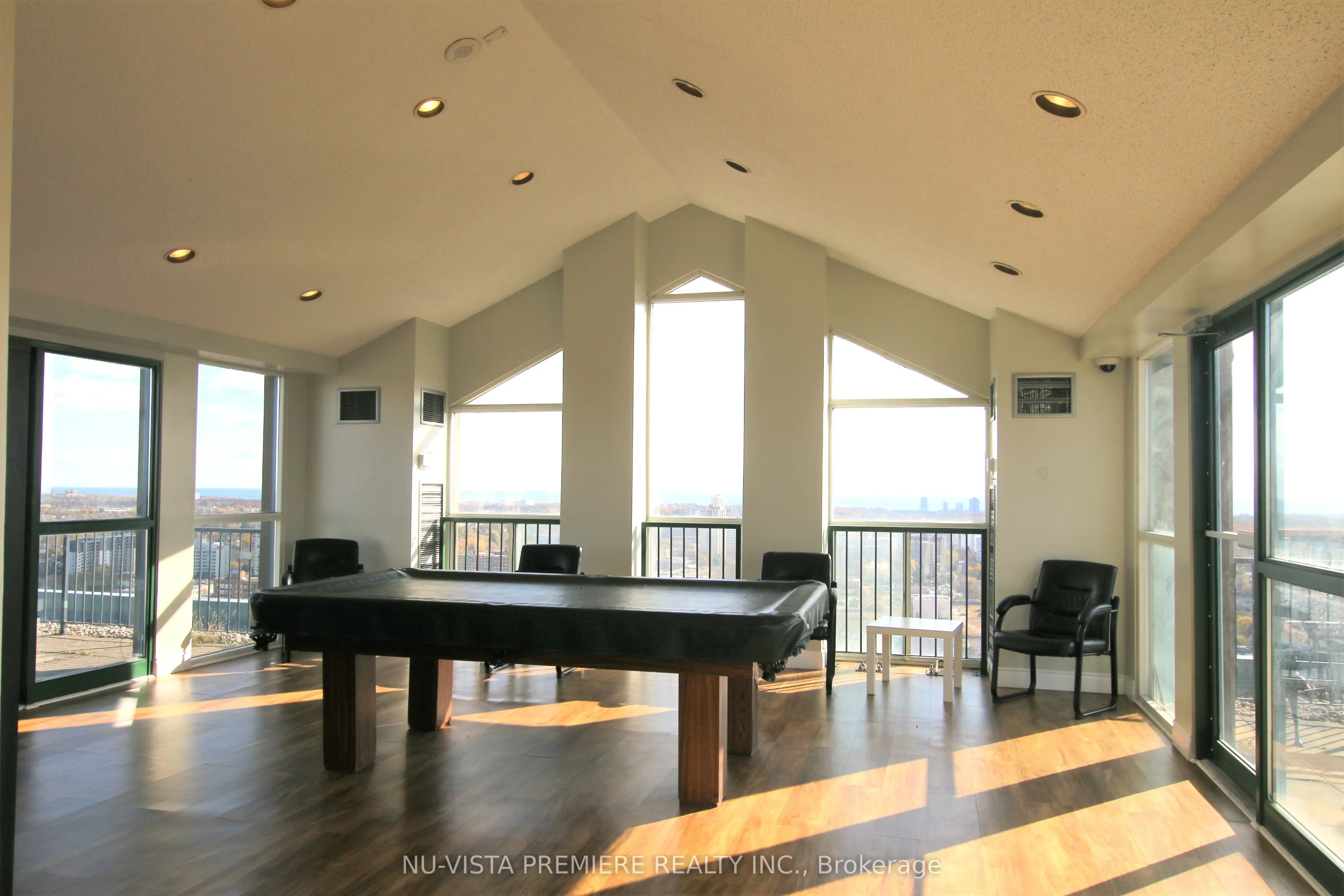 115 Hillcrest Avenue, #1406