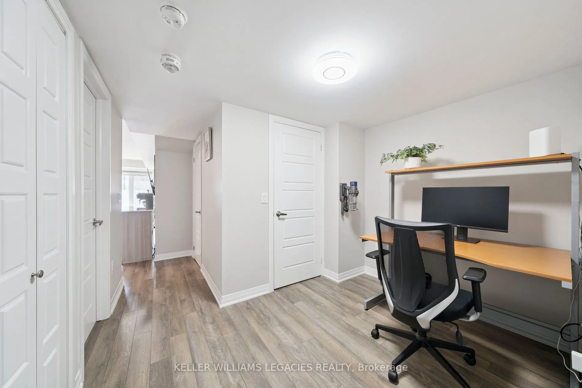 189 William Duncan Road, #6