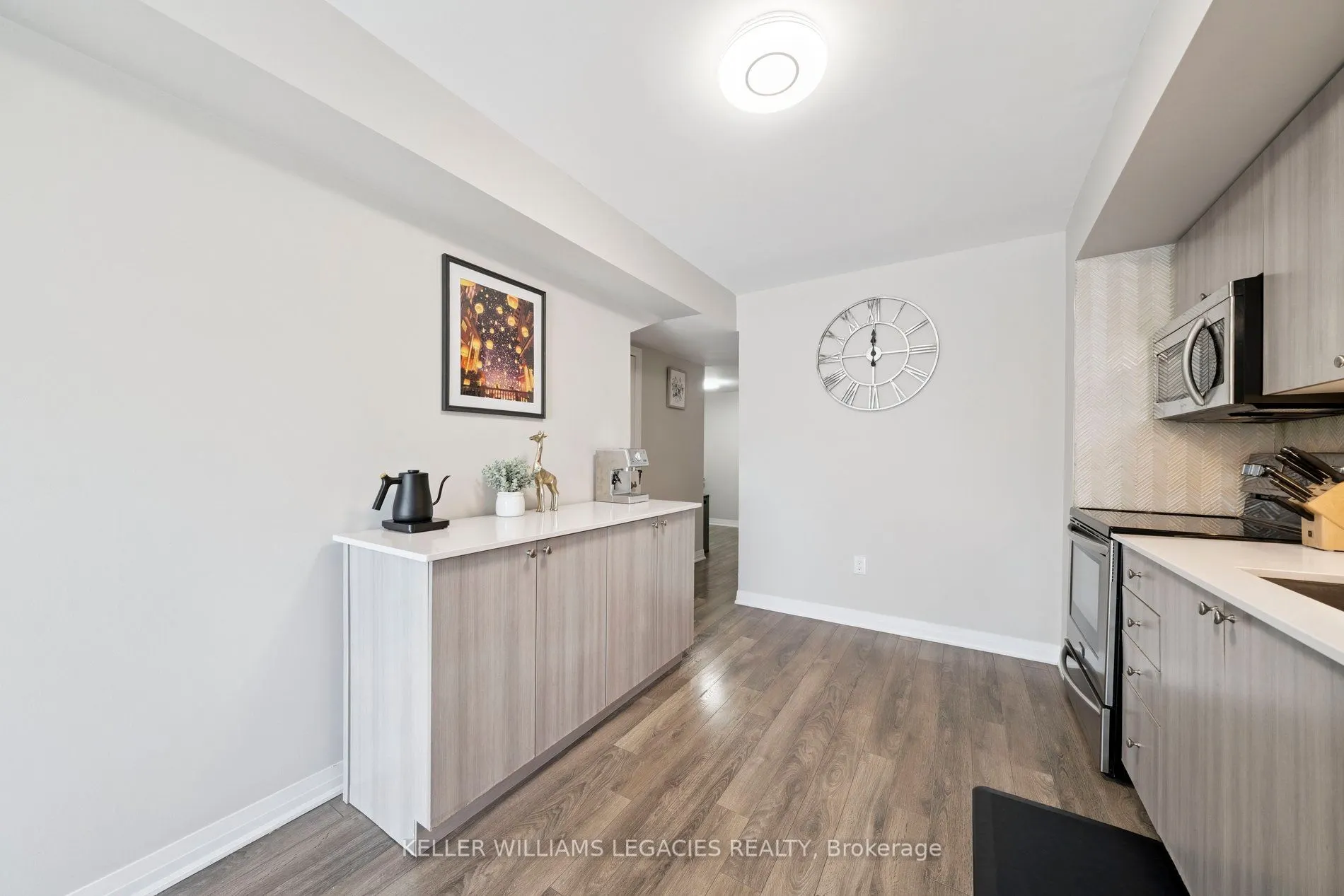 189 William Duncan Road, #6