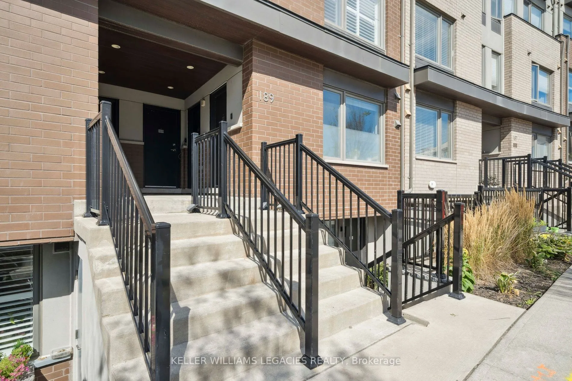 189 William Duncan Road, #6
