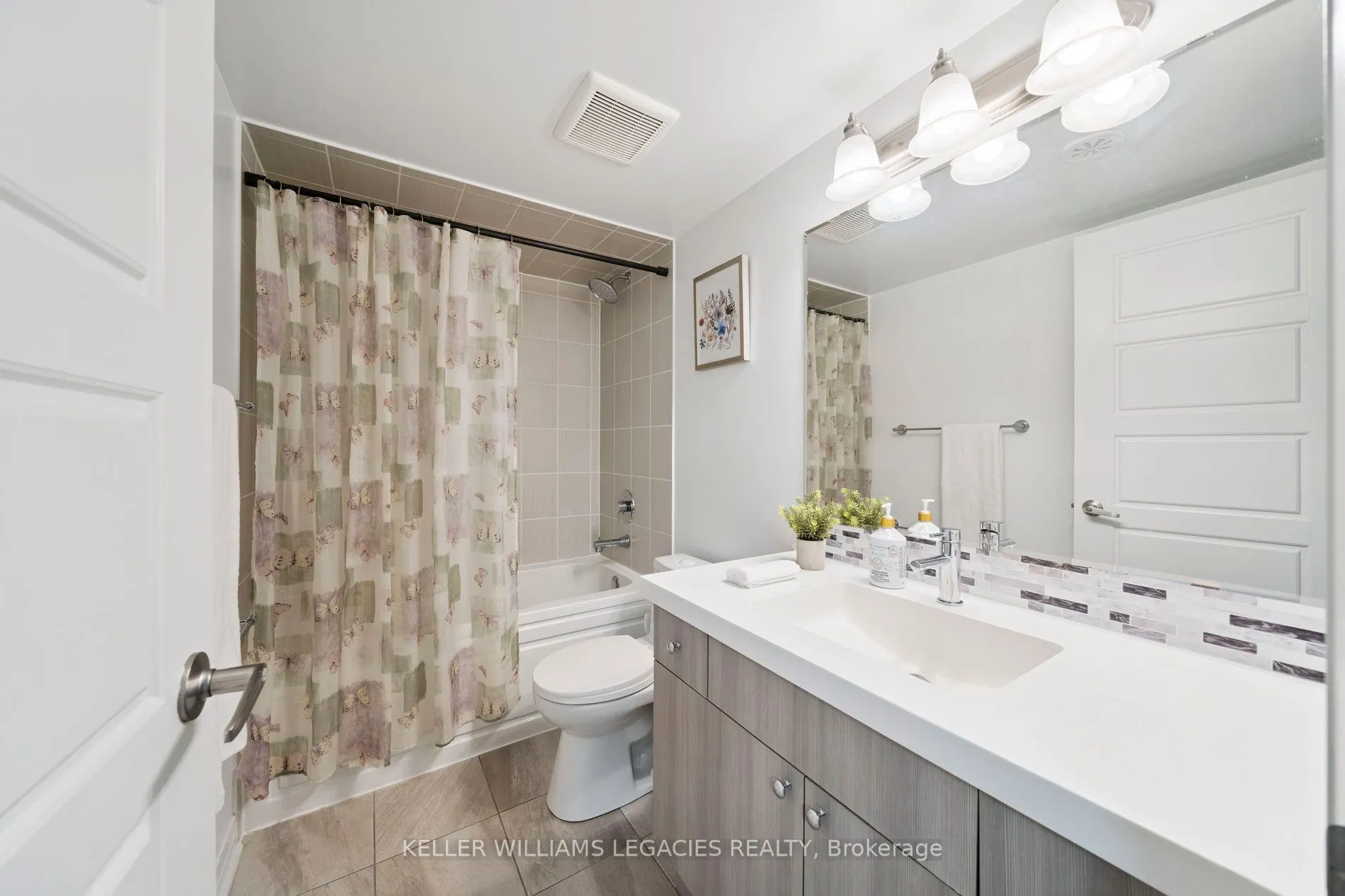 189 William Duncan Road, #6