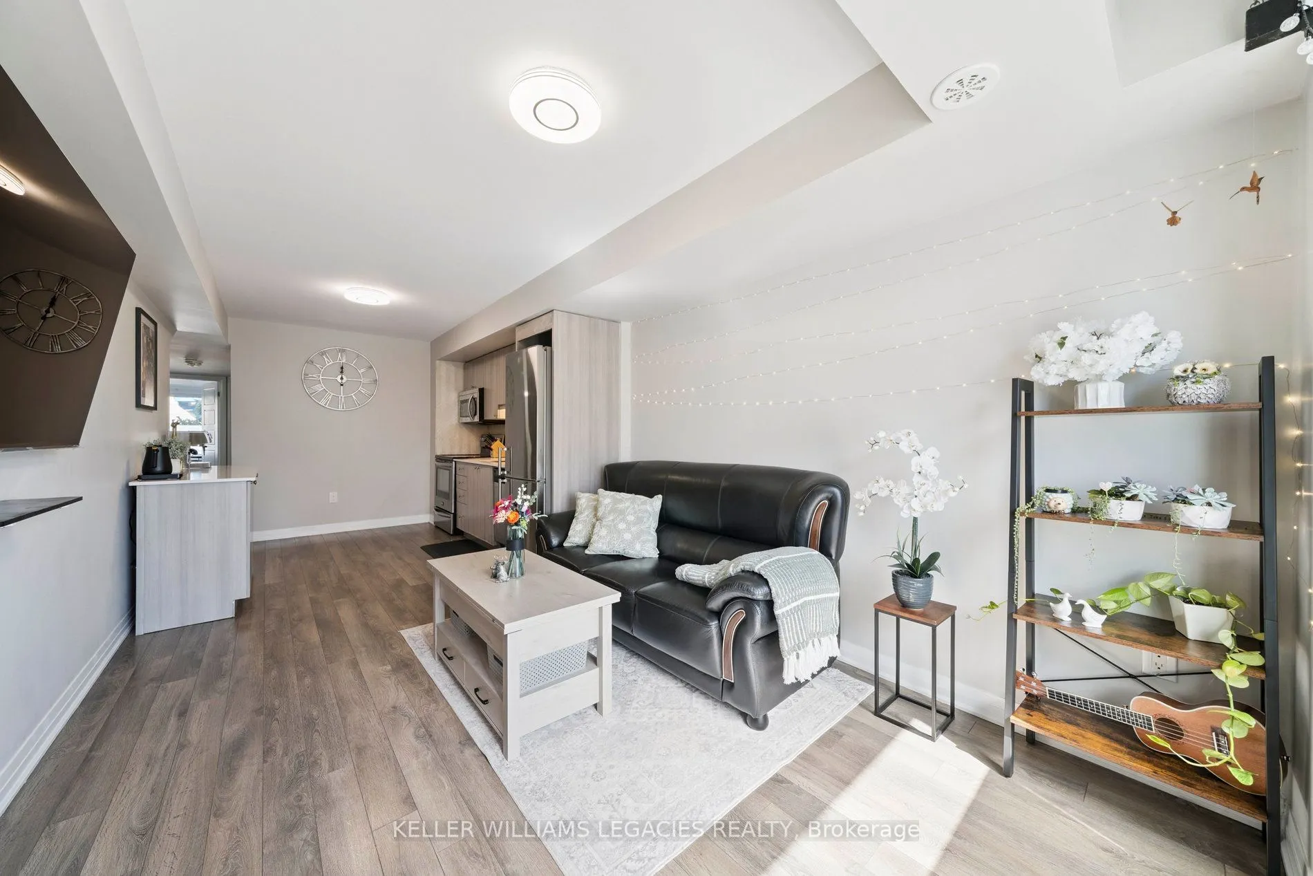 189 William Duncan Road, #6