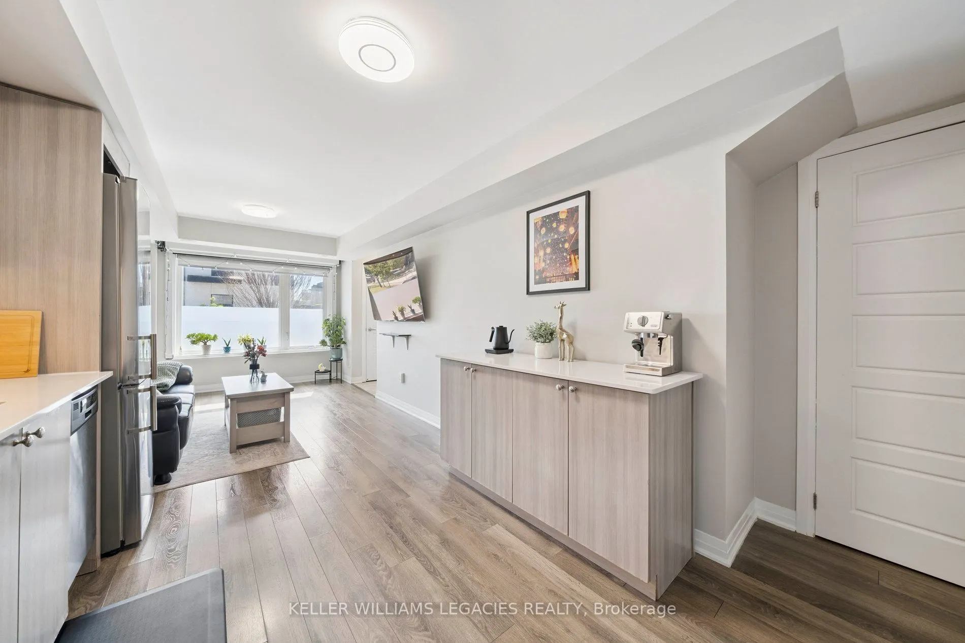 189 William Duncan Road, #6