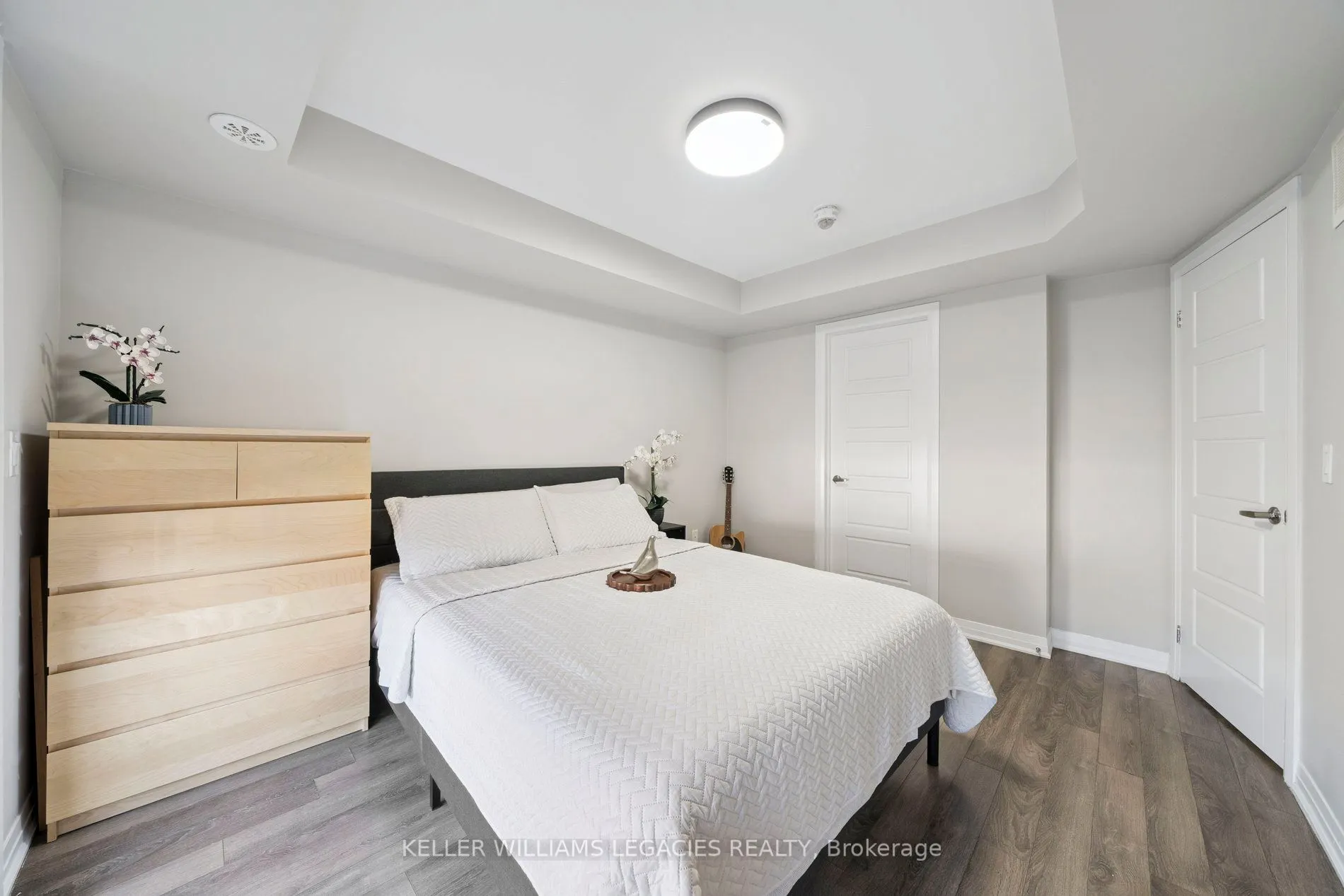 189 William Duncan Road, #6