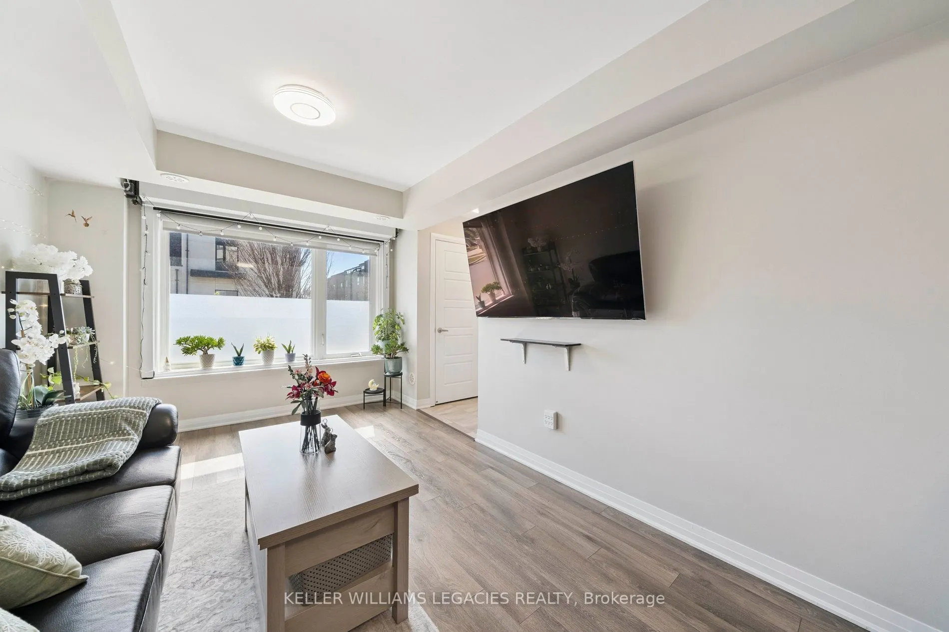 189 William Duncan Road, #6
