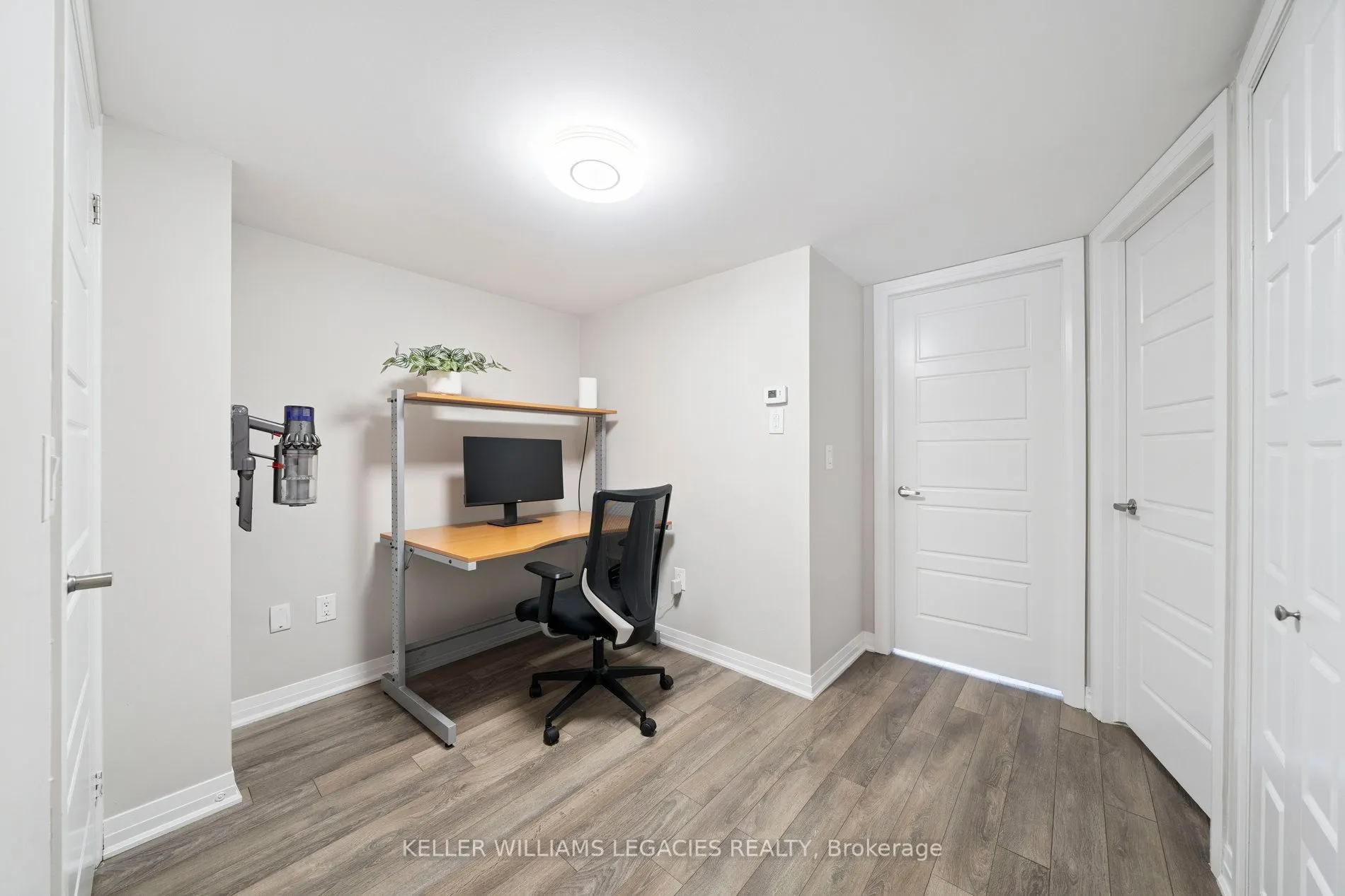 189 William Duncan Road, #6