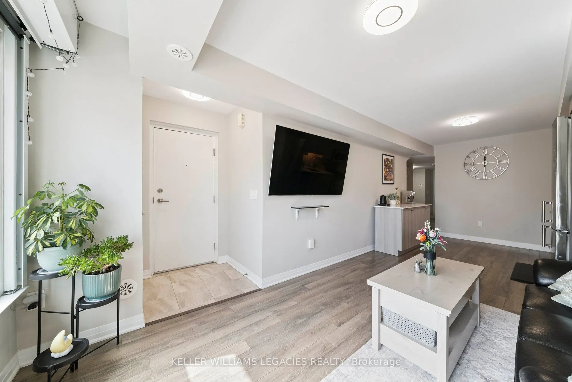 189 William Duncan Road, #6