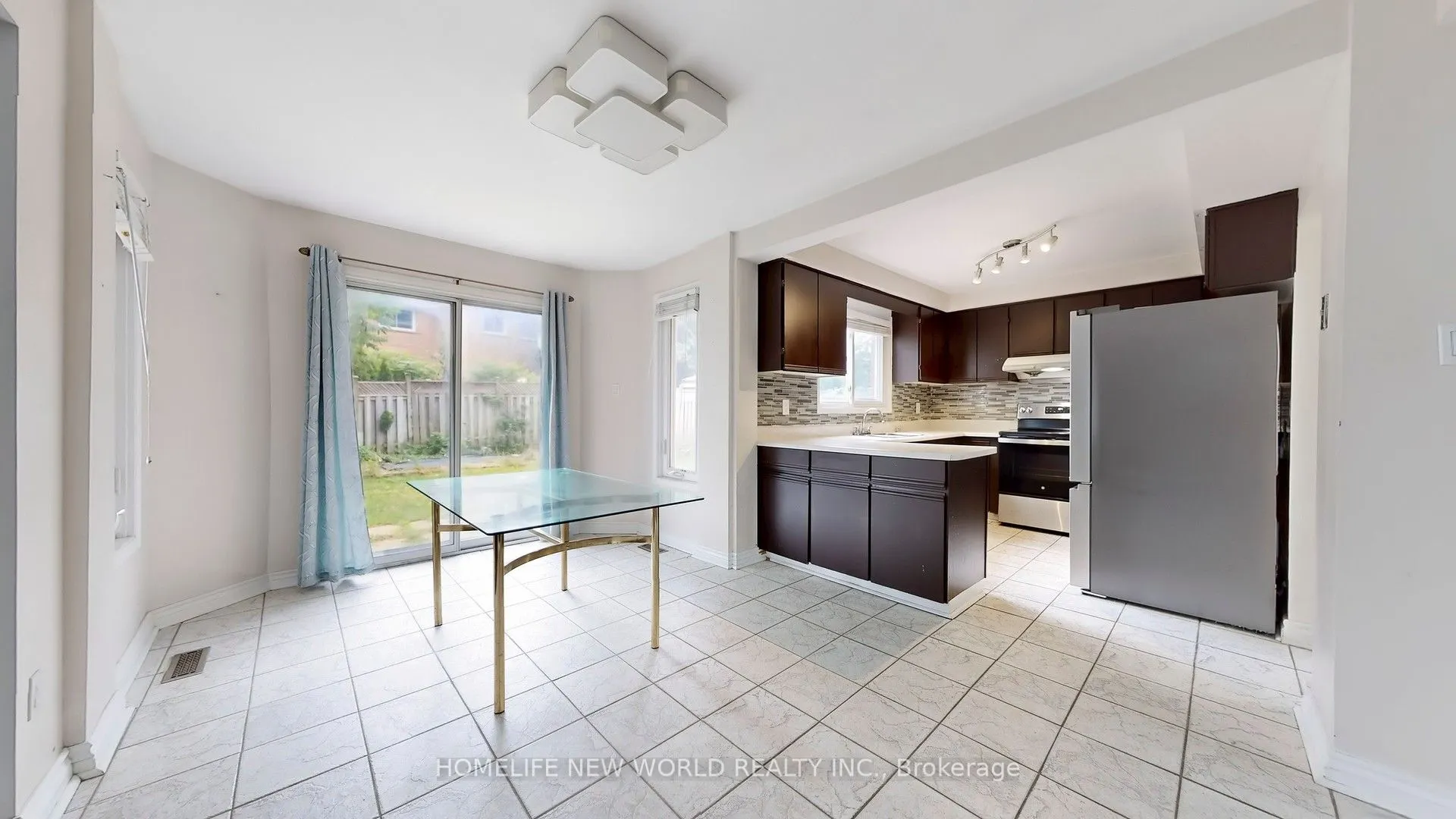 572 Nisbet Court
