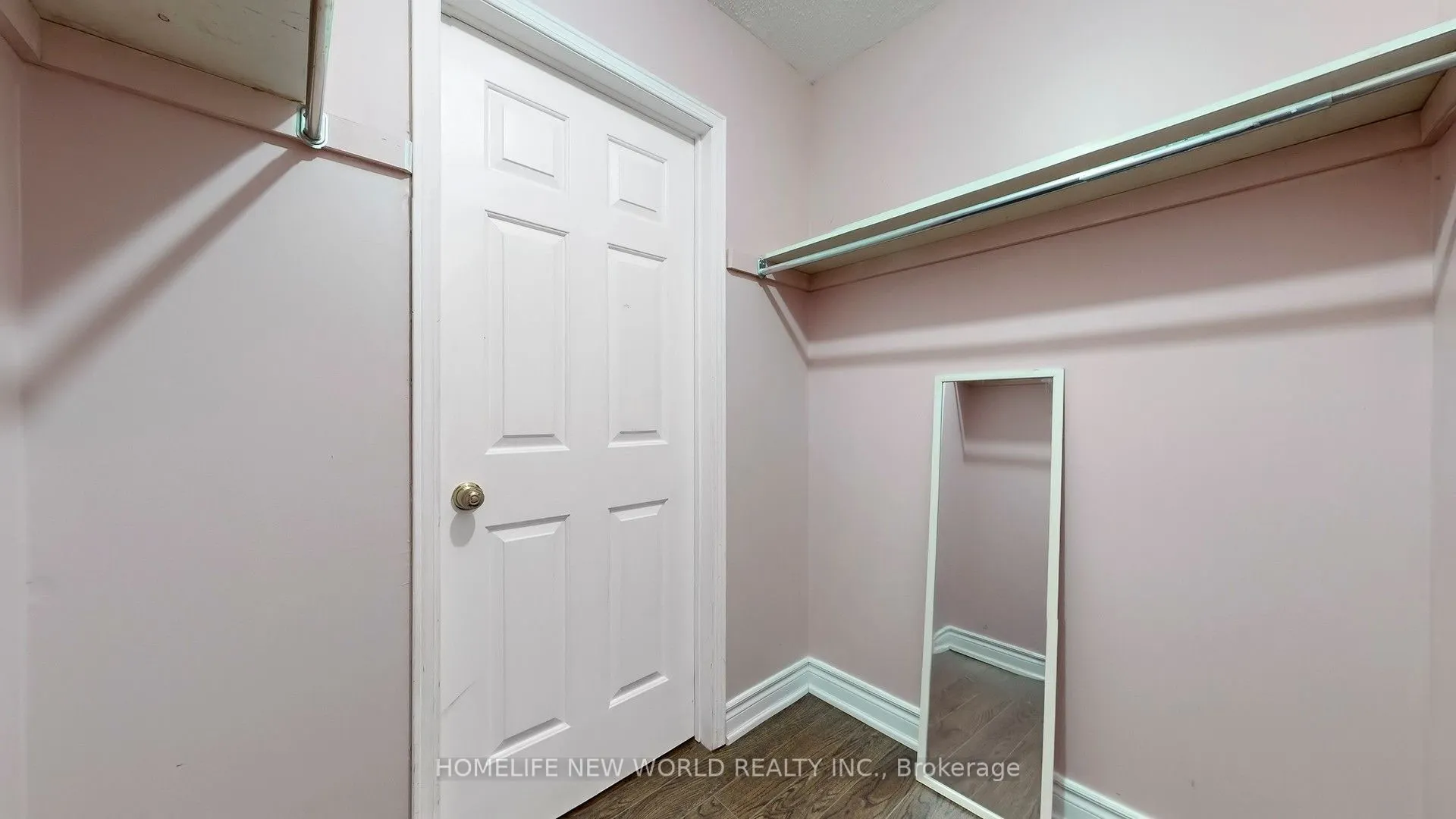 572 Nisbet Court