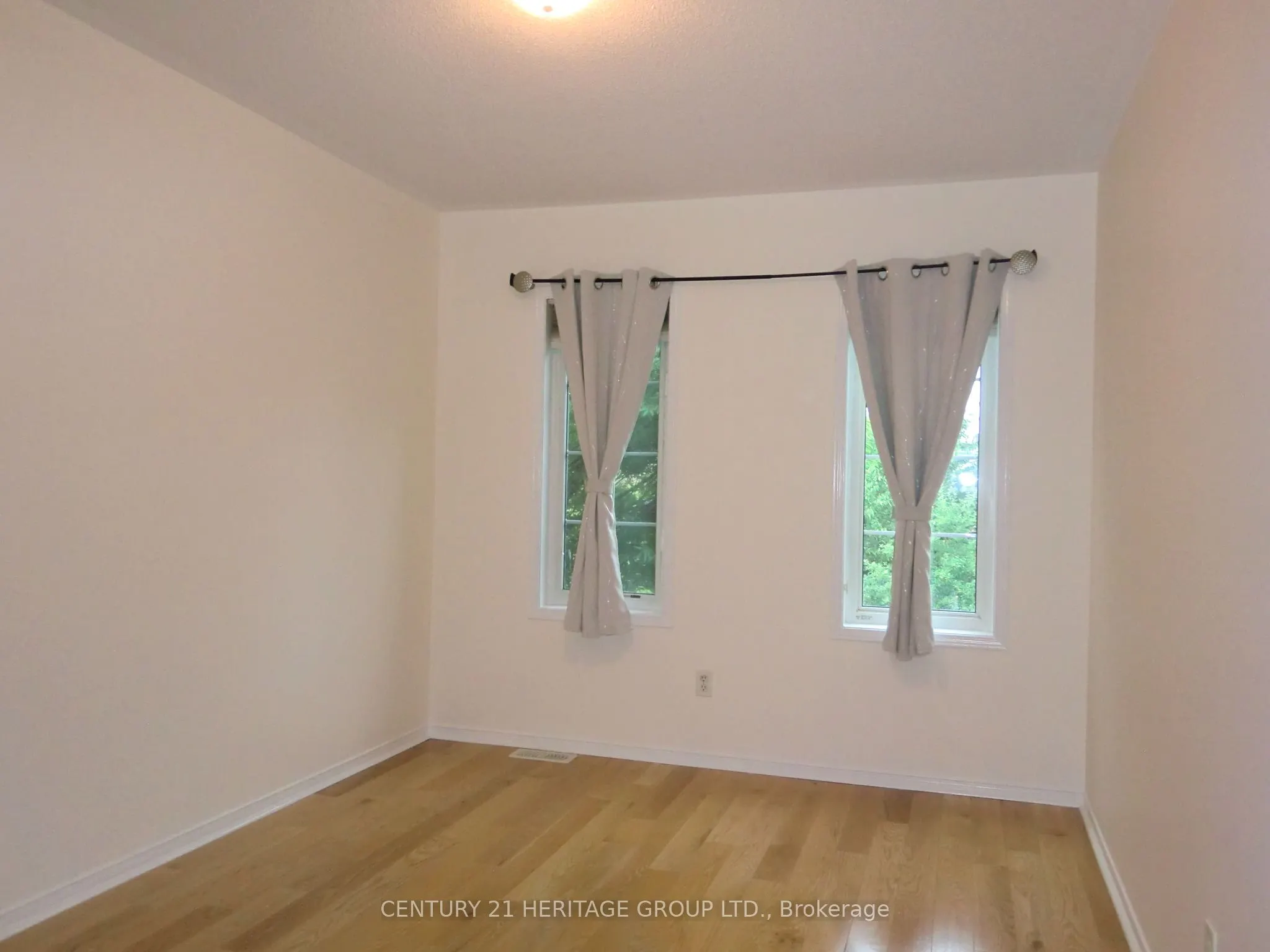 32 Leitch Avenue