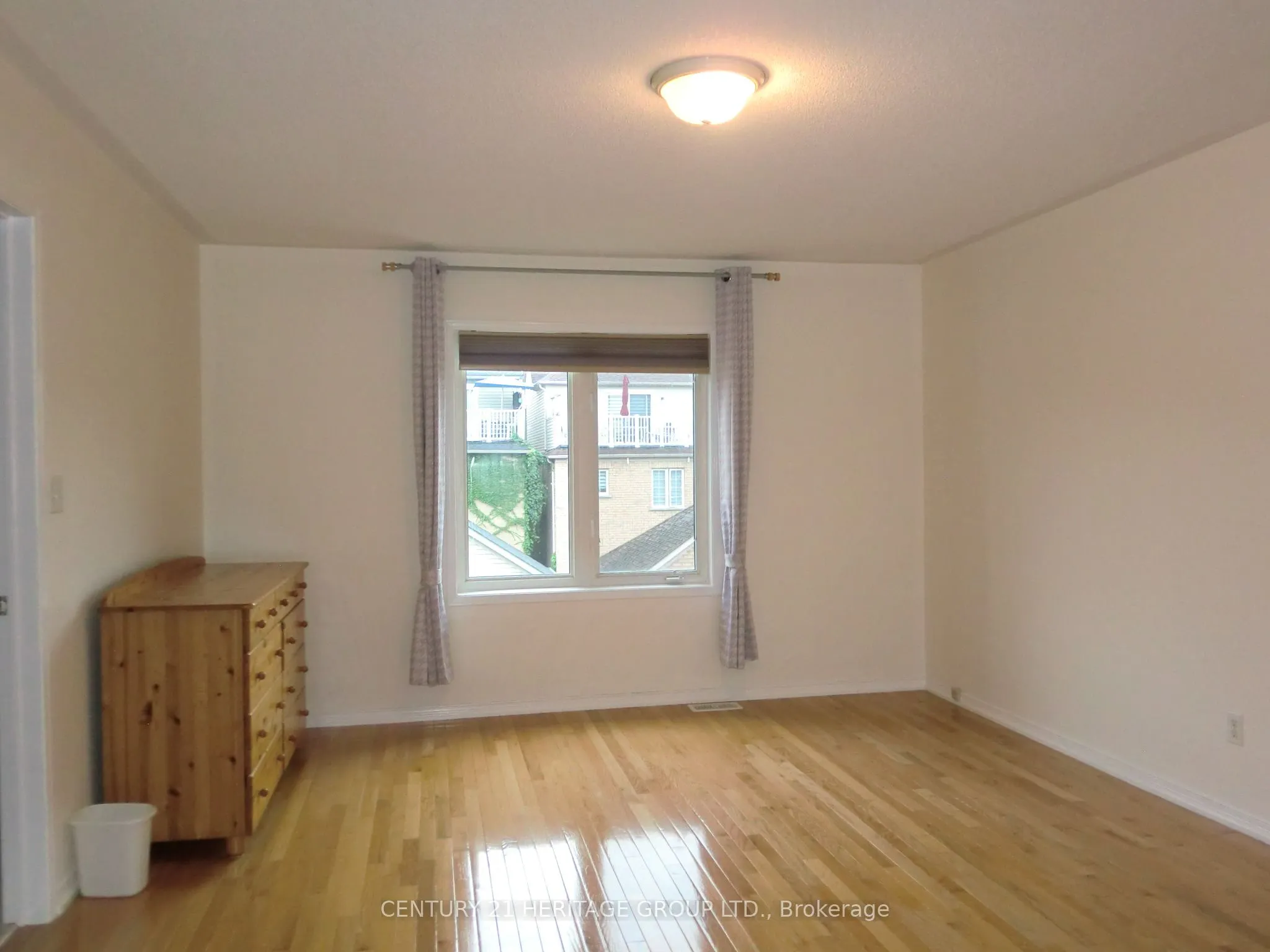 32 Leitch Avenue