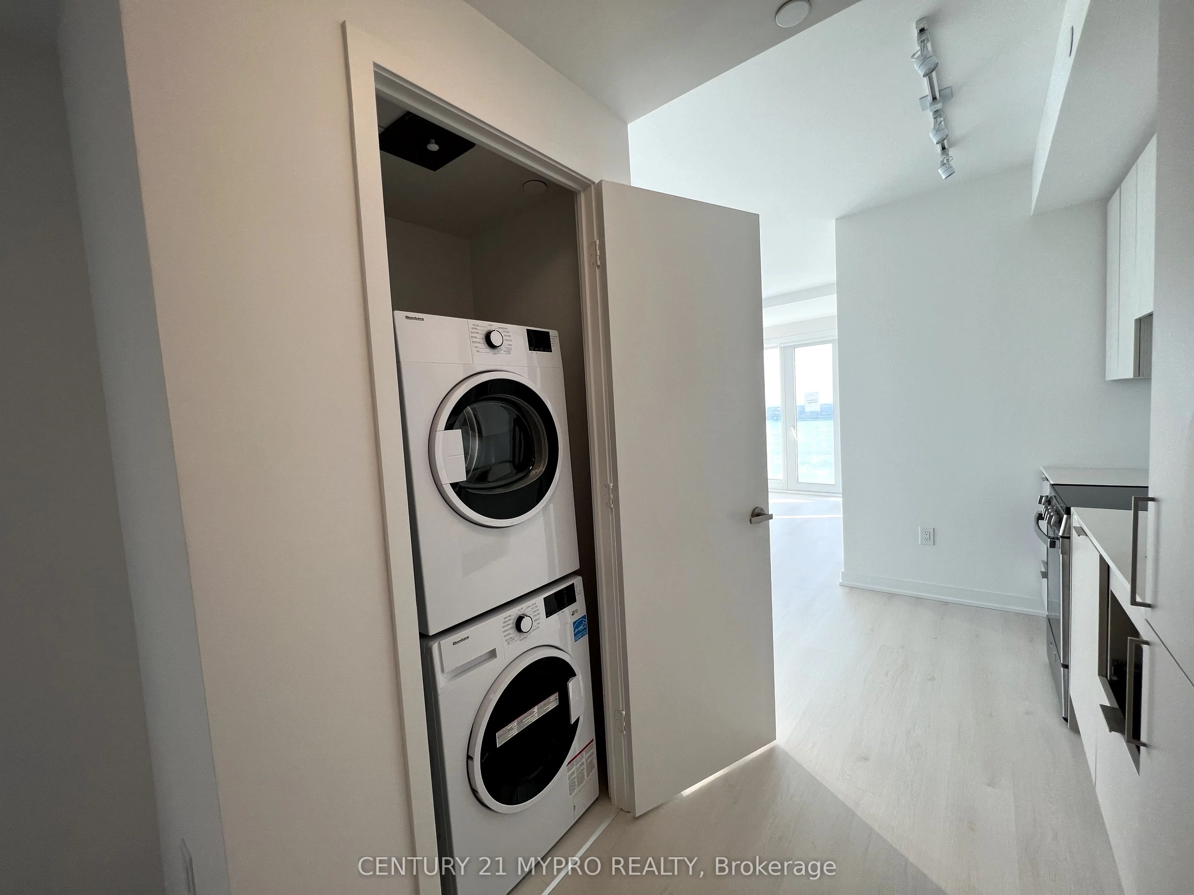 3900 Confederation Parkway, #3404