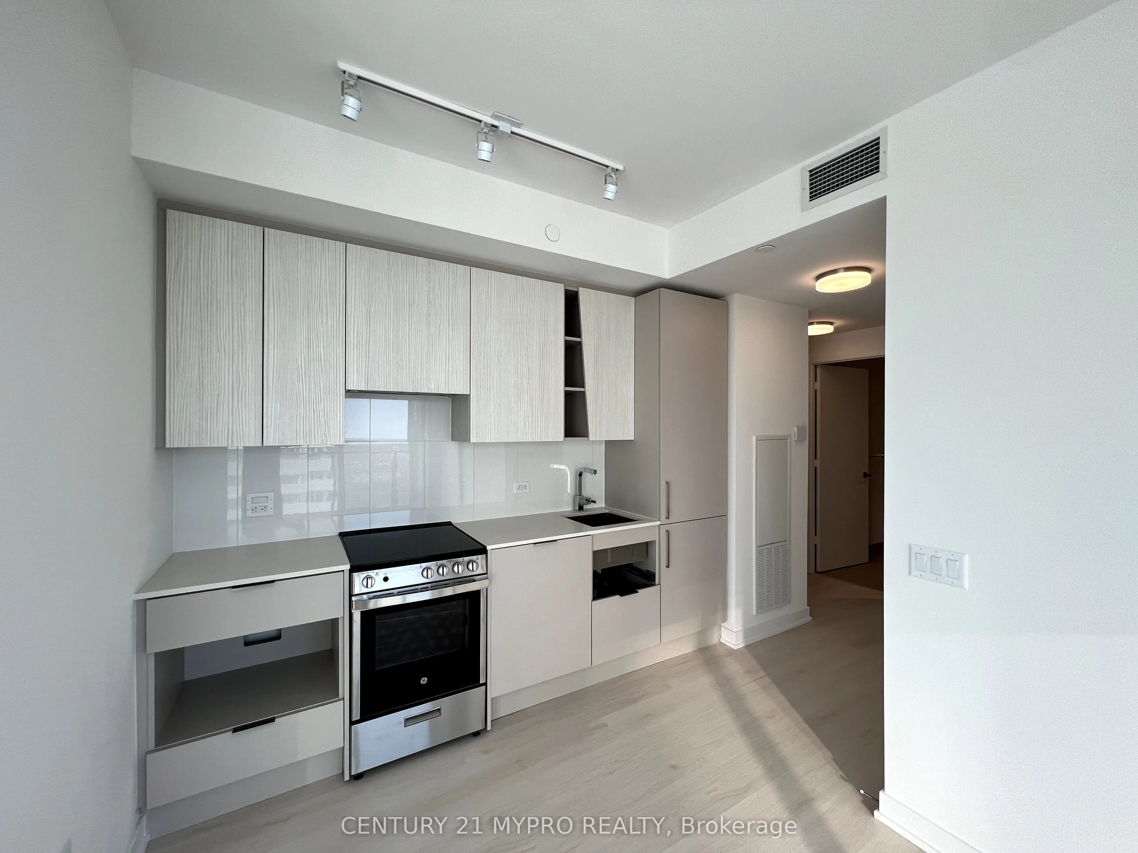 3900 Confederation Parkway, #3404