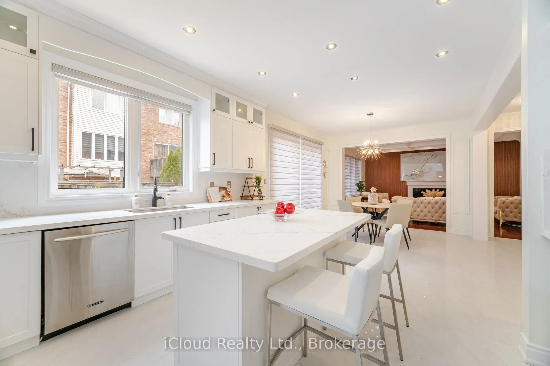 2185 Highcliffe Way