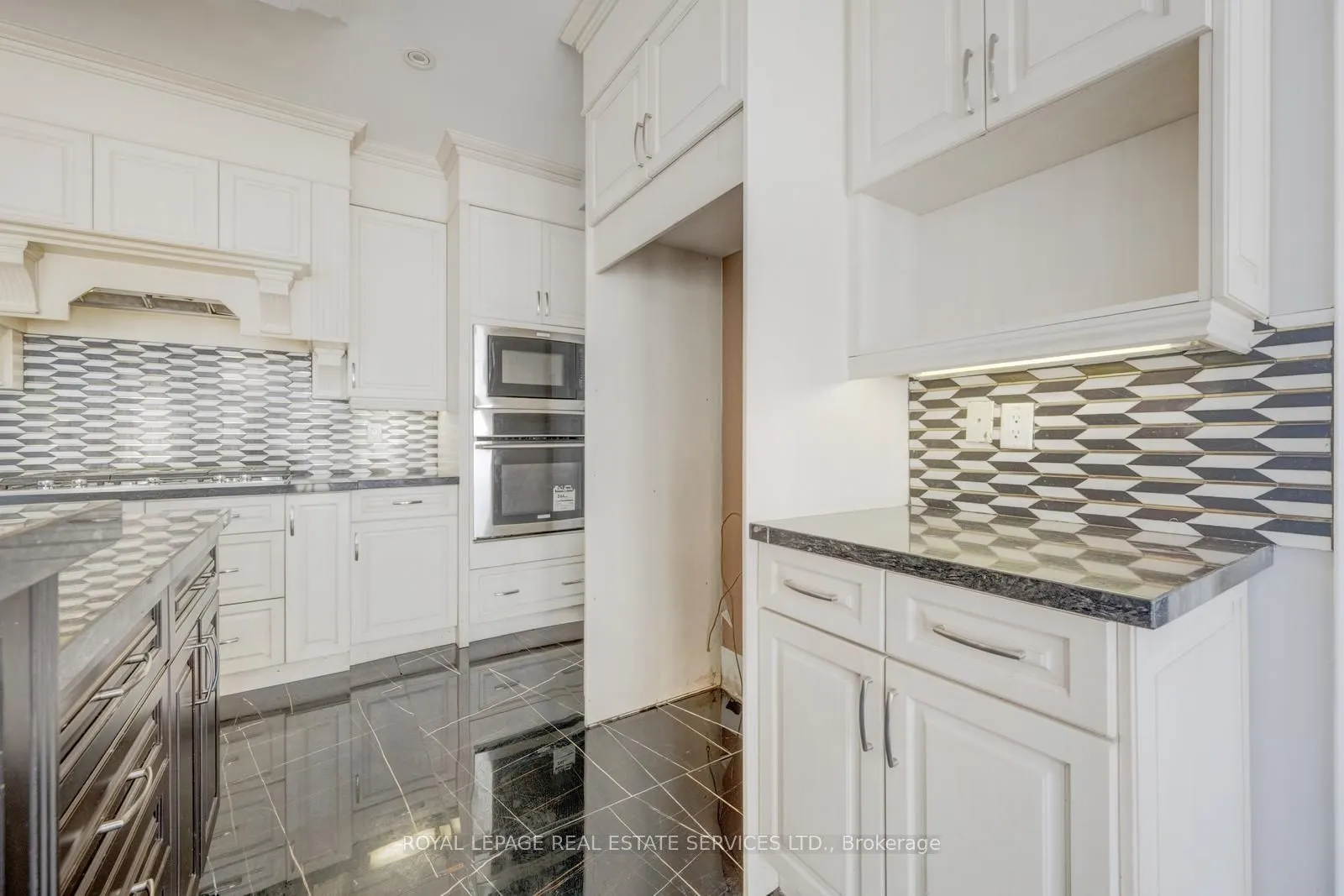 2 Riverstone Drive