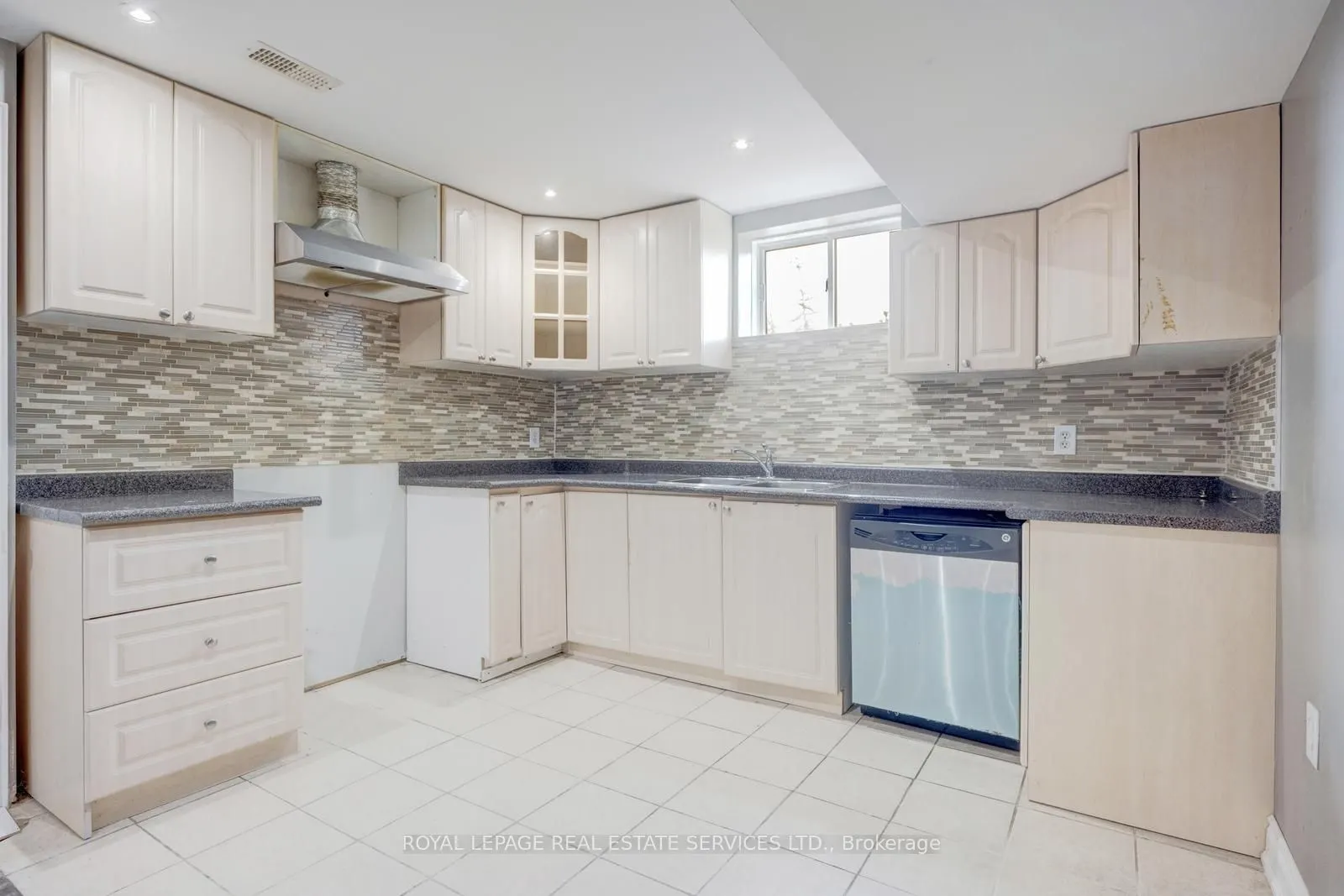 2 Riverstone Drive