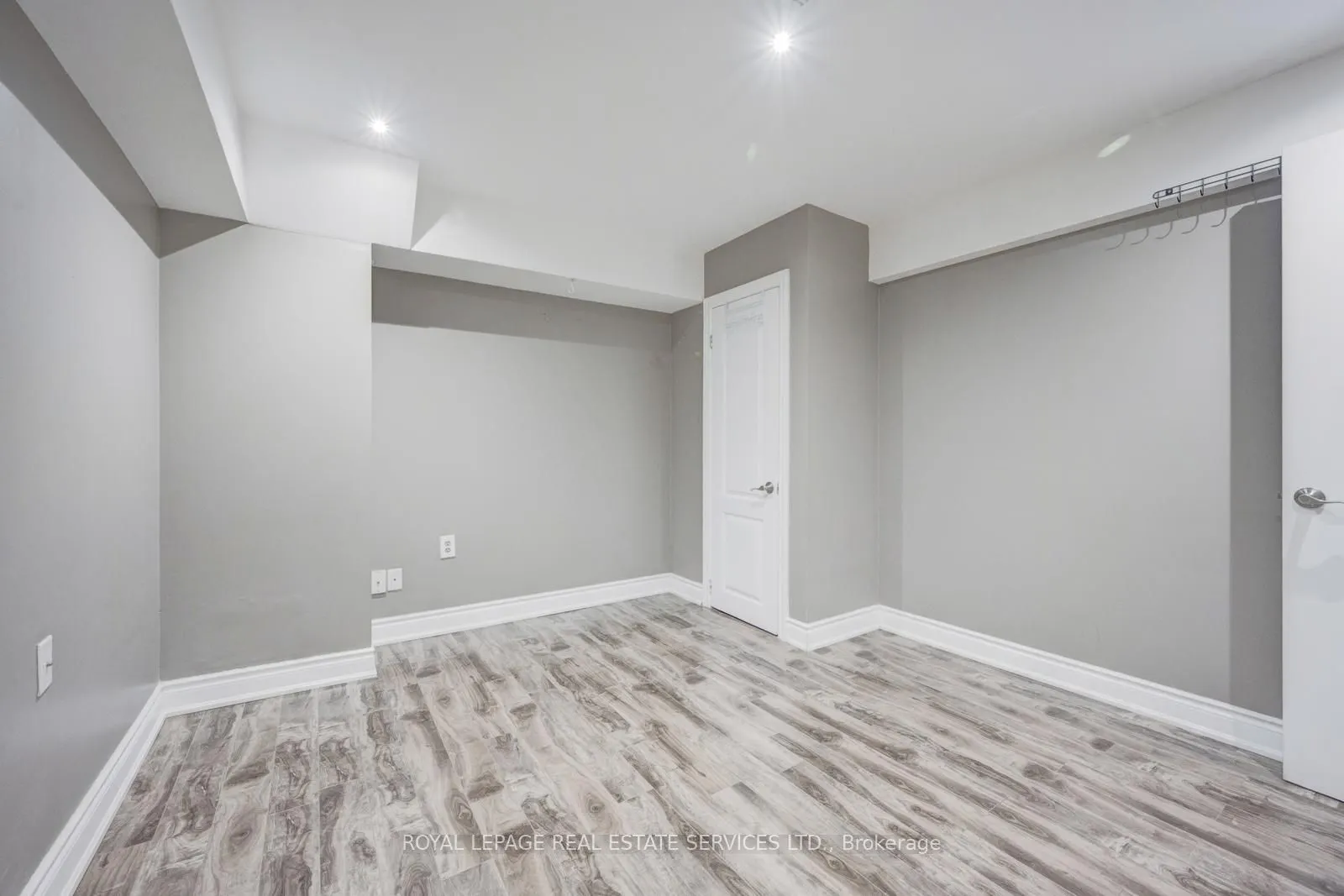 2 Riverstone Drive