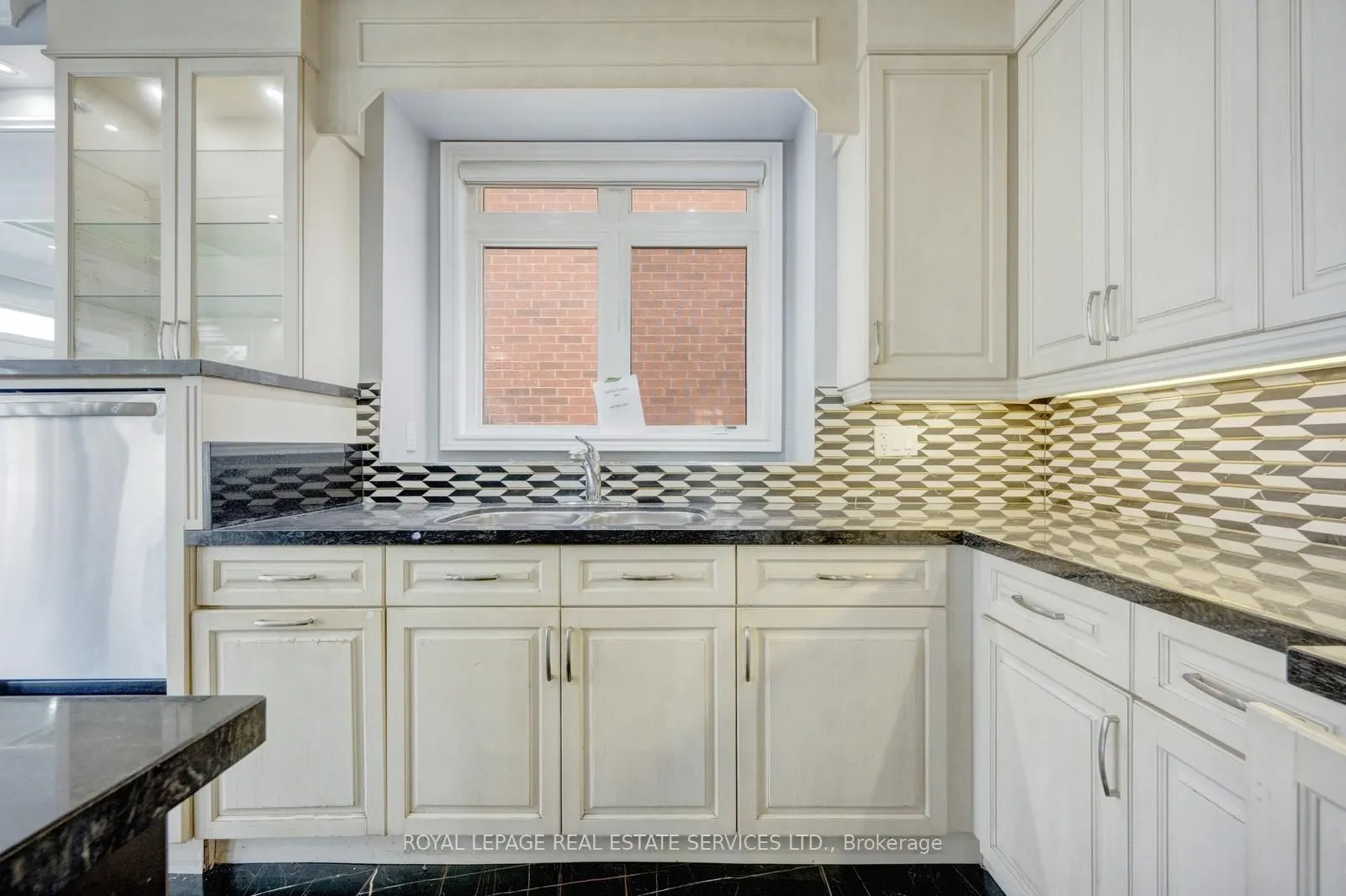 2 Riverstone Drive