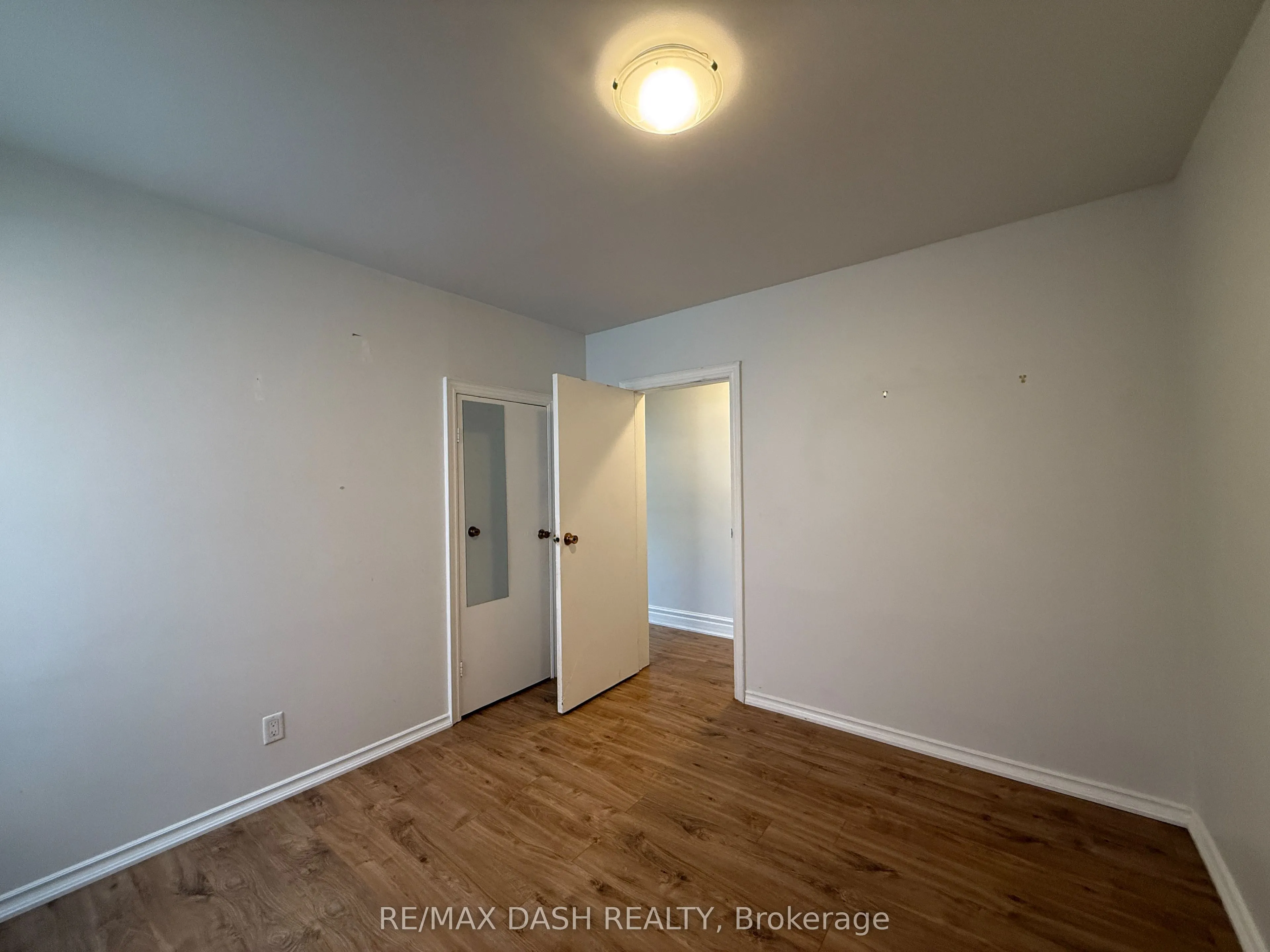 2471 Dundas Street W, #UPPER