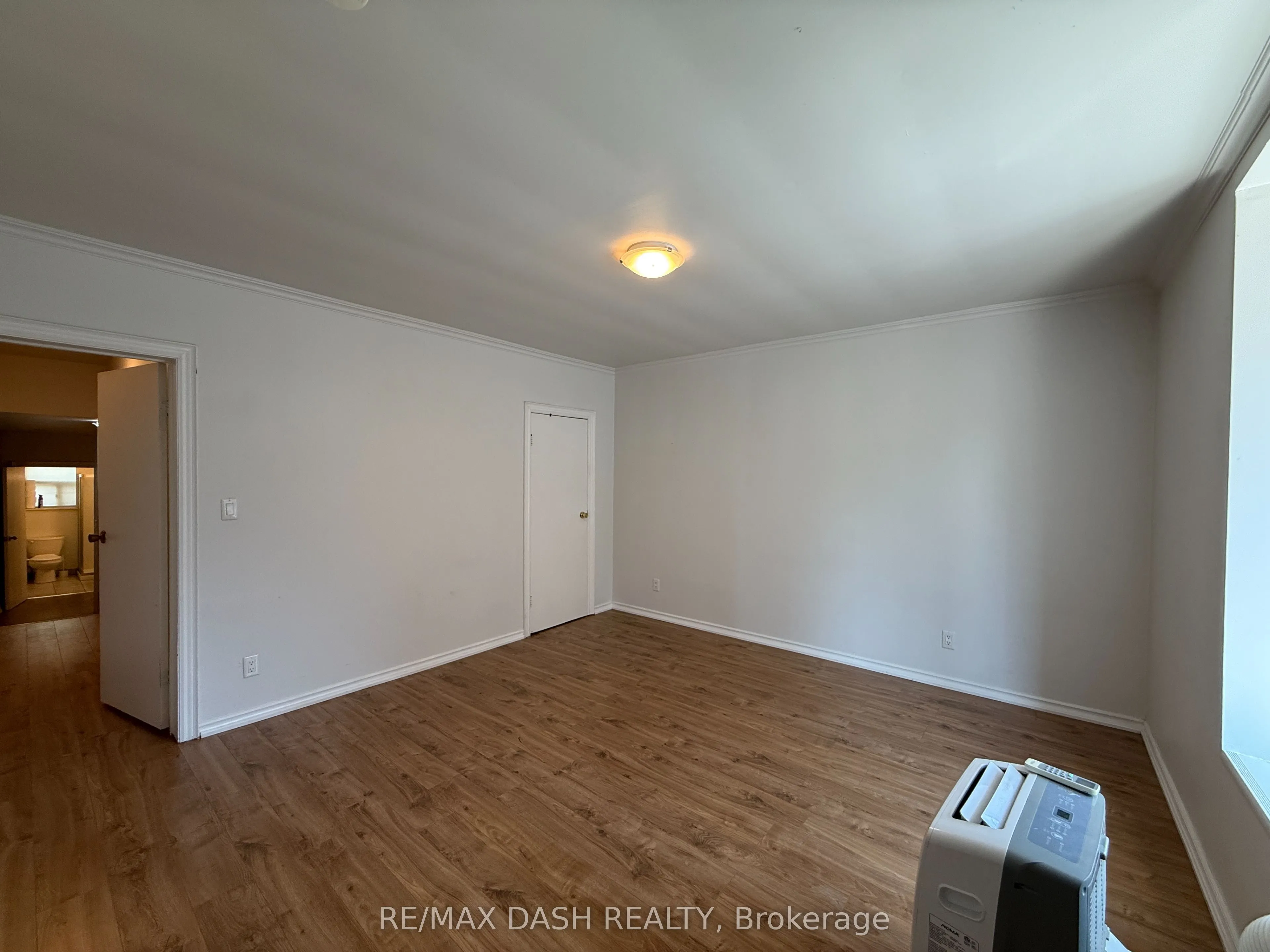2471 Dundas Street W, #UPPER