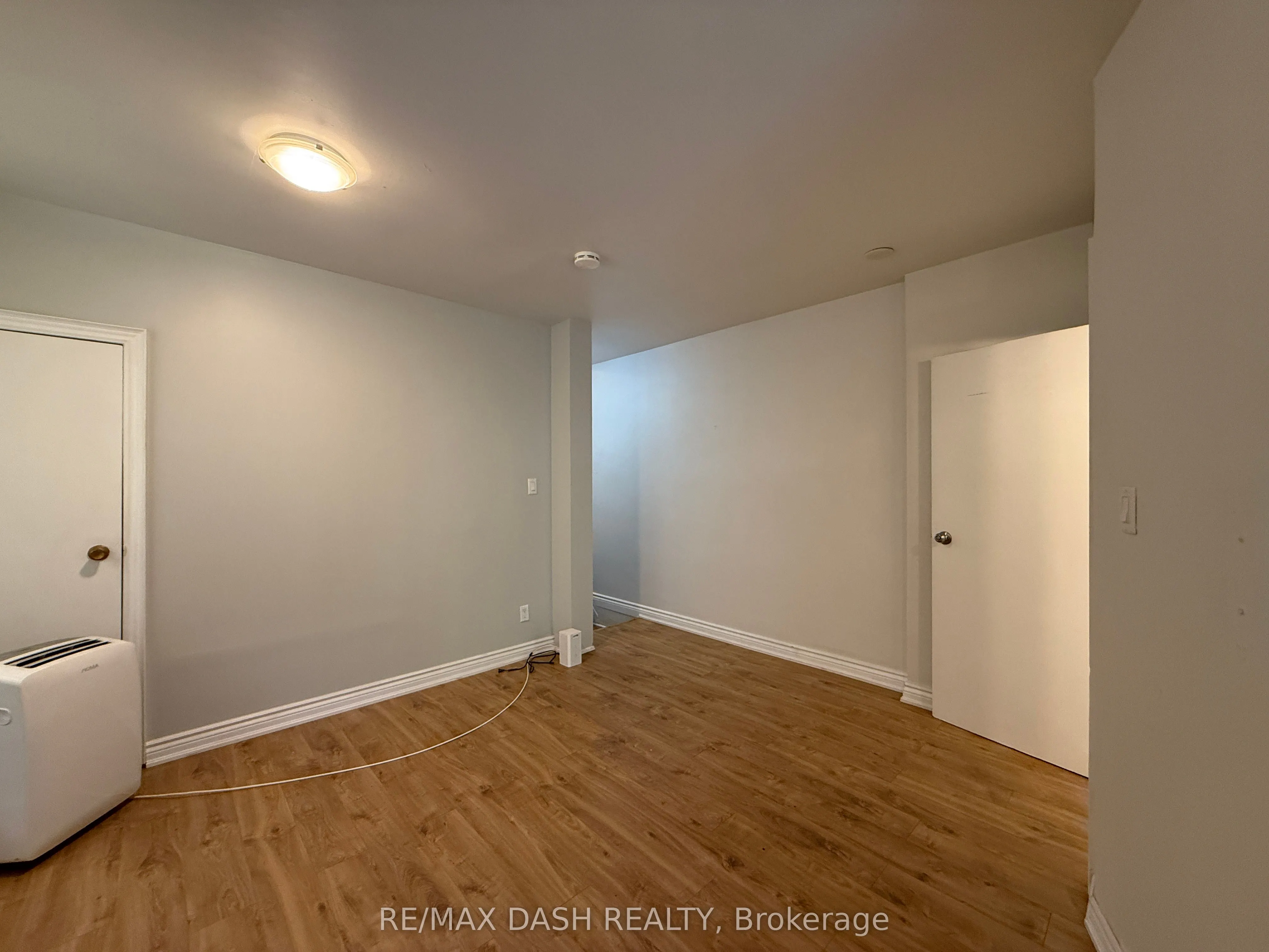 2471 Dundas Street W, #UPPER