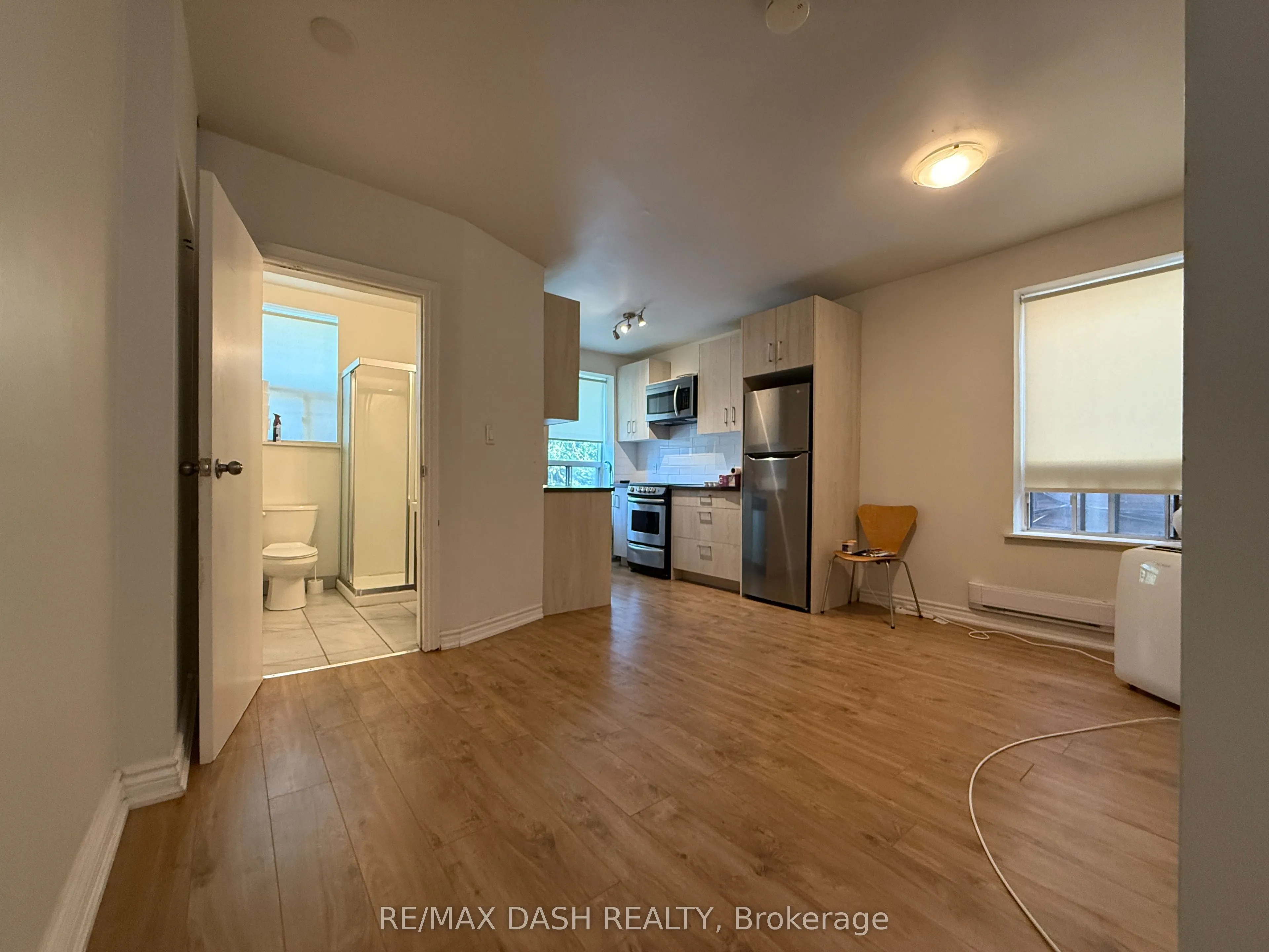 2471 Dundas Street W, #UPPER