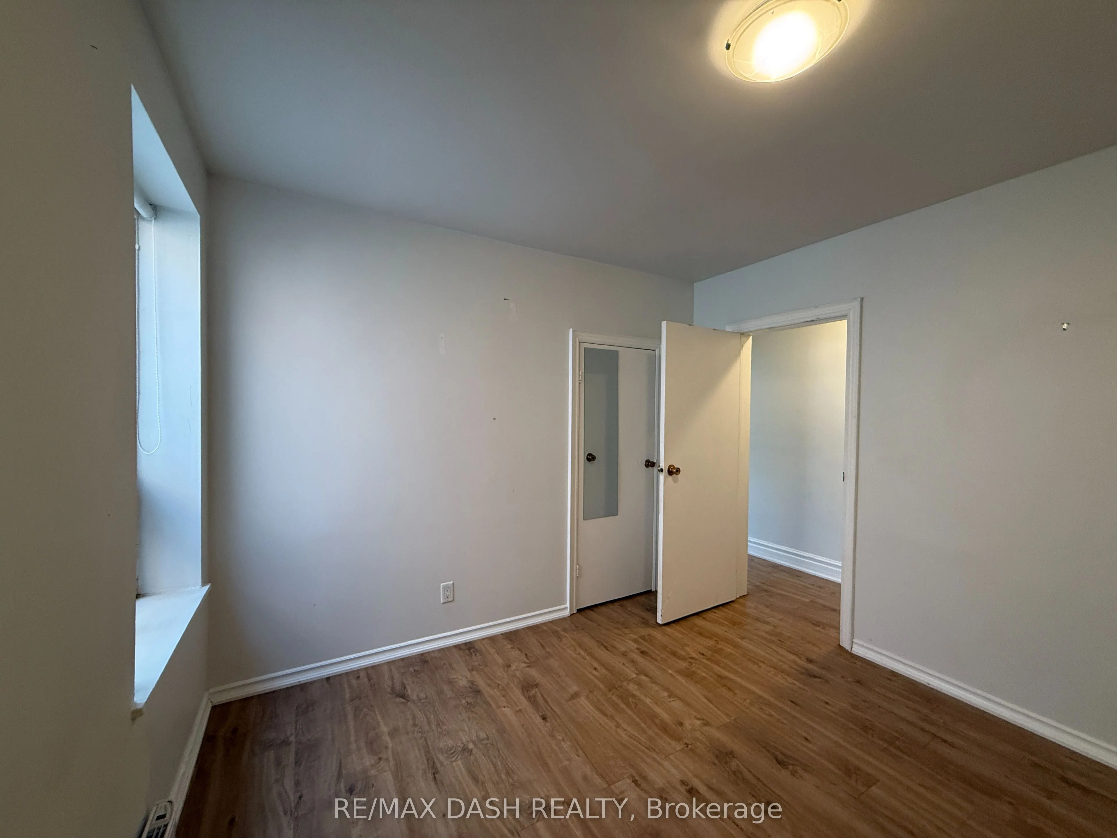 2471 Dundas Street W, #UPPER